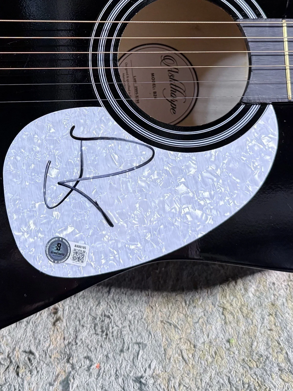 JELLY ROLL SIGNED ACOUSTIC BLACK COUNTRY GUITAR BECKETT COA SON OF A SINNER WWE, изображение 4