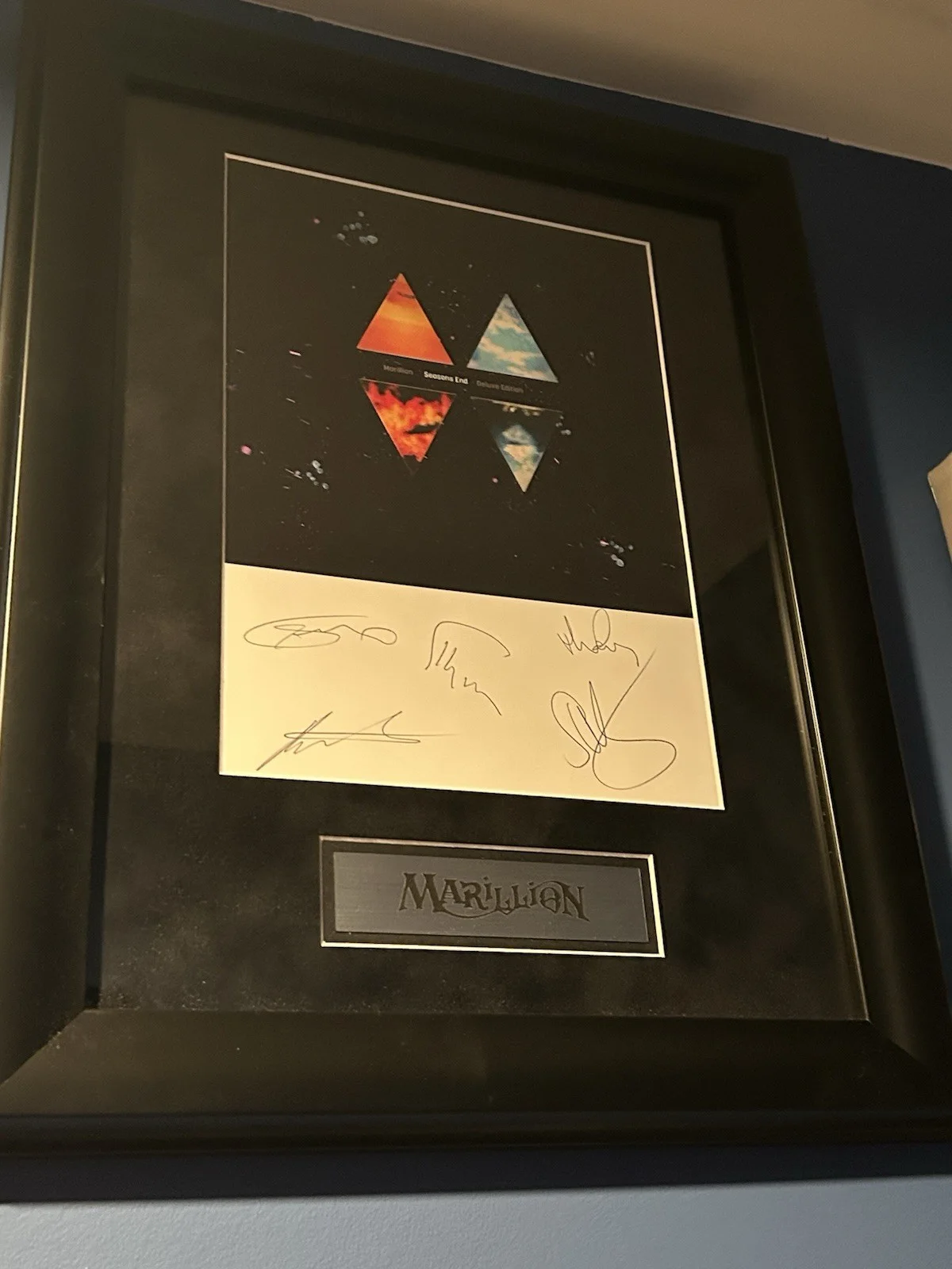 Marillion Signed Posters Set Of 3 Autographed Fugazi Seasons End Brave Framed, изображение 5