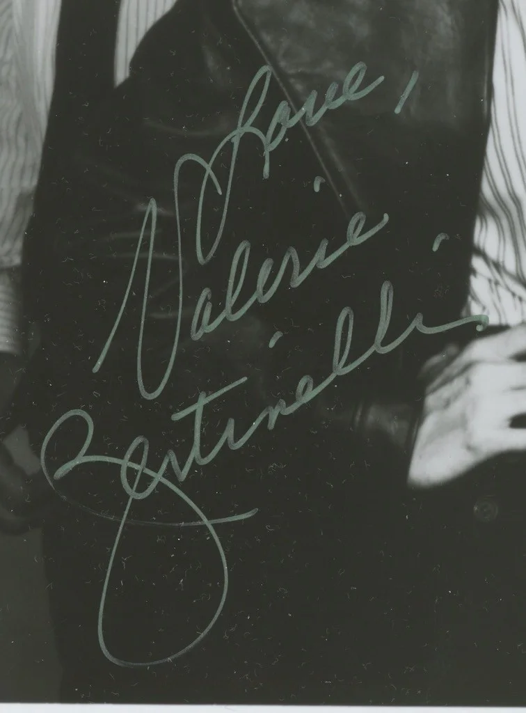Valerie Bertinelli Hot In Cleveland Autographed Signed 8x10 Photo AMCo COA, изображение 2