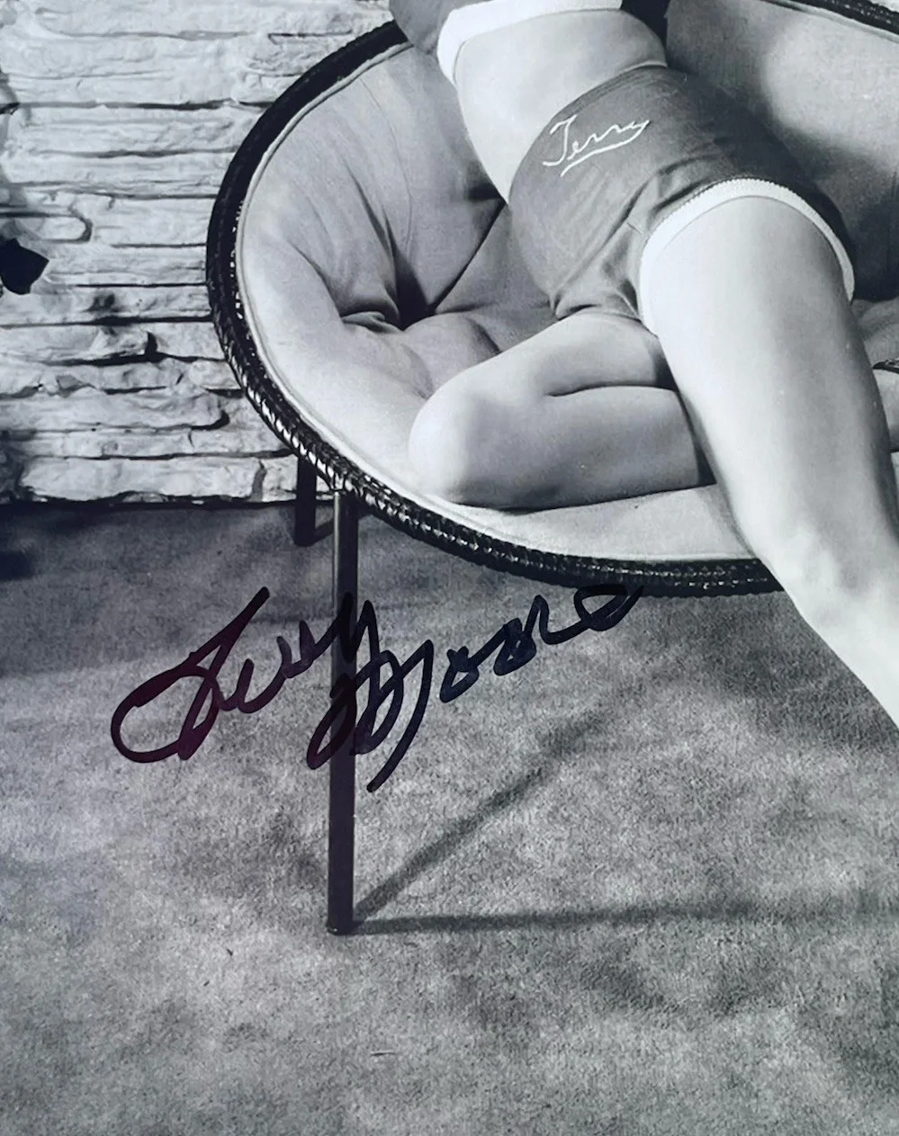 Terry Moore — Terry Moore Authentic Hand Signed 8x10 Photo, Autograph Actress, image 2