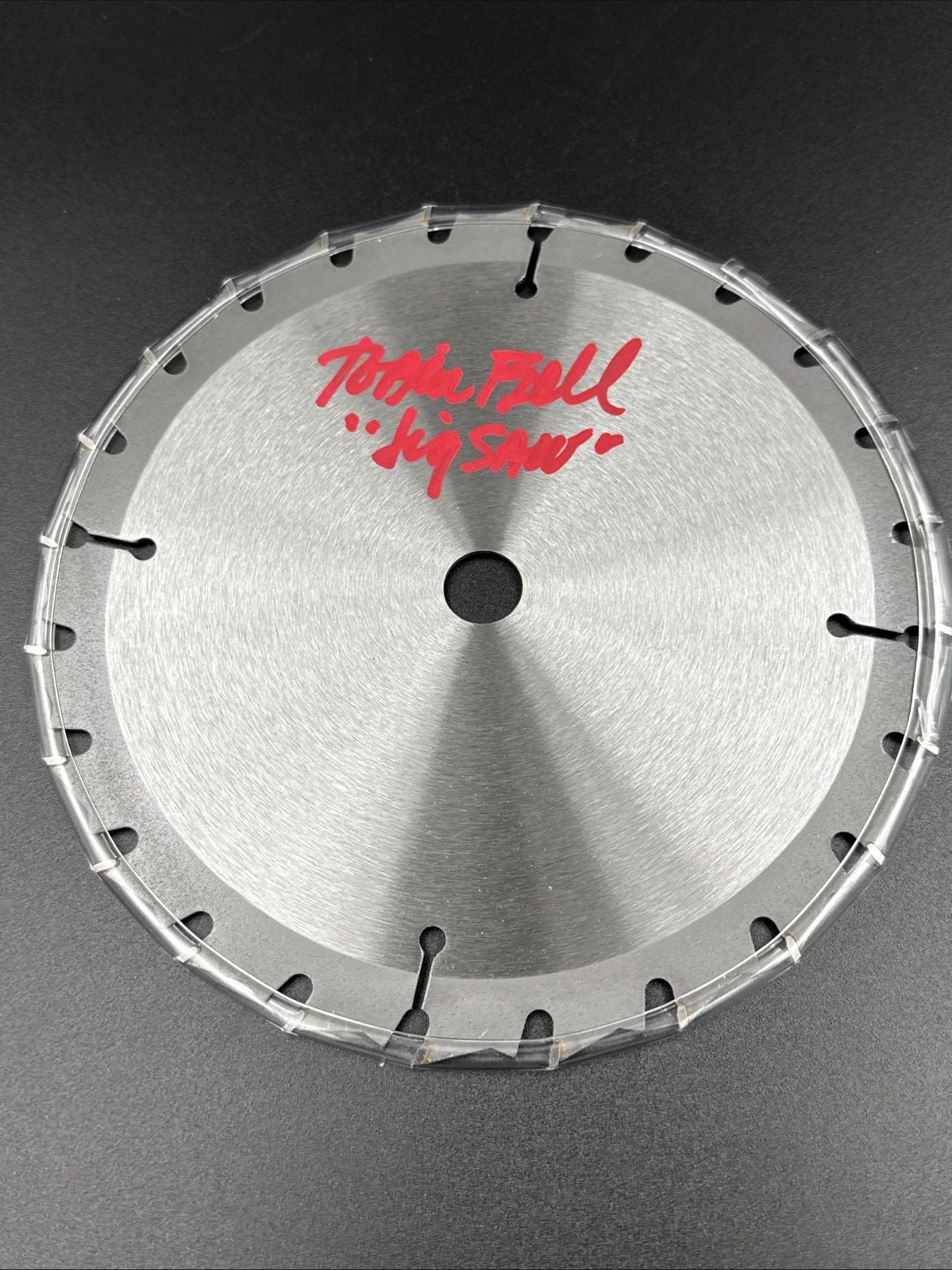 Tobin Bell — TOBIN BELL SIGNED AUTOGRAPHED 7" AUTHENTIC STEEL SAW BLADE JIGSAW BECKETT WITTNE