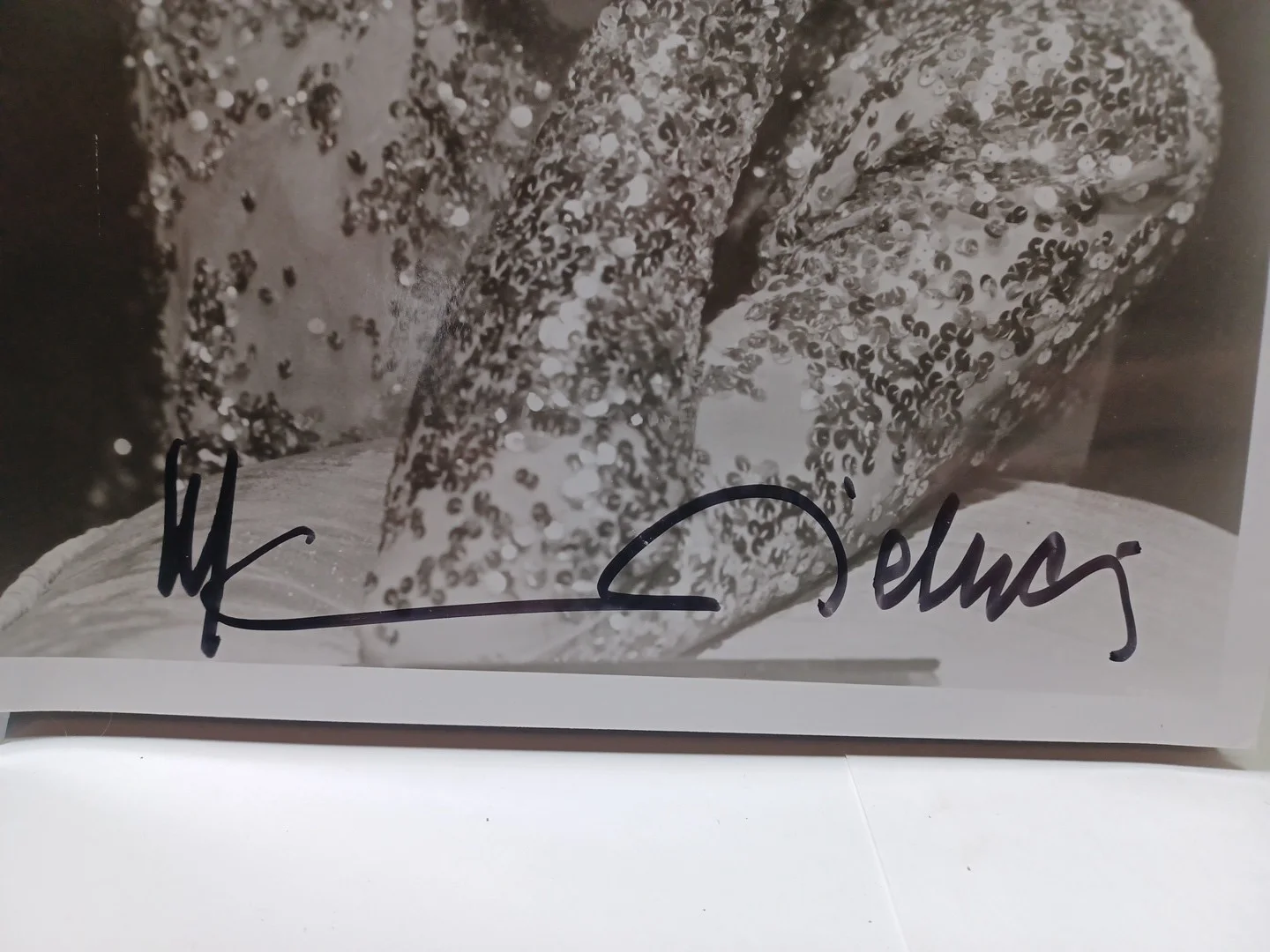 30's Singer & Actress Marlene Dietrich Hand Signed 8" x 10 " Photo JRR51, image 2