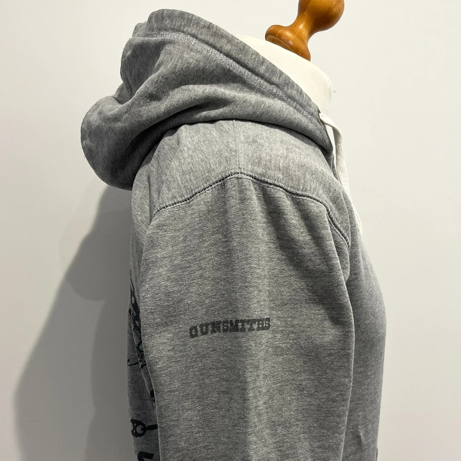SOLO A Star Wars Story Cast & Crew Hoodie Props Dept Gunsmiths Production Gift S, изображение 3