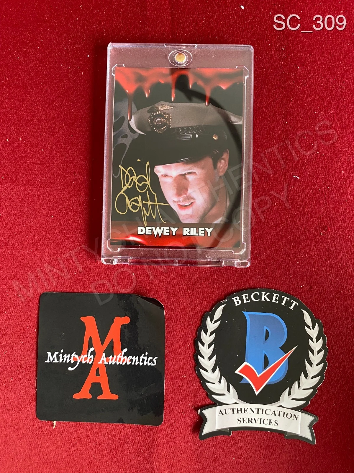 David Arquette — David Arquette autographed signed Scream Dewey Riley custom trading card Beckett
