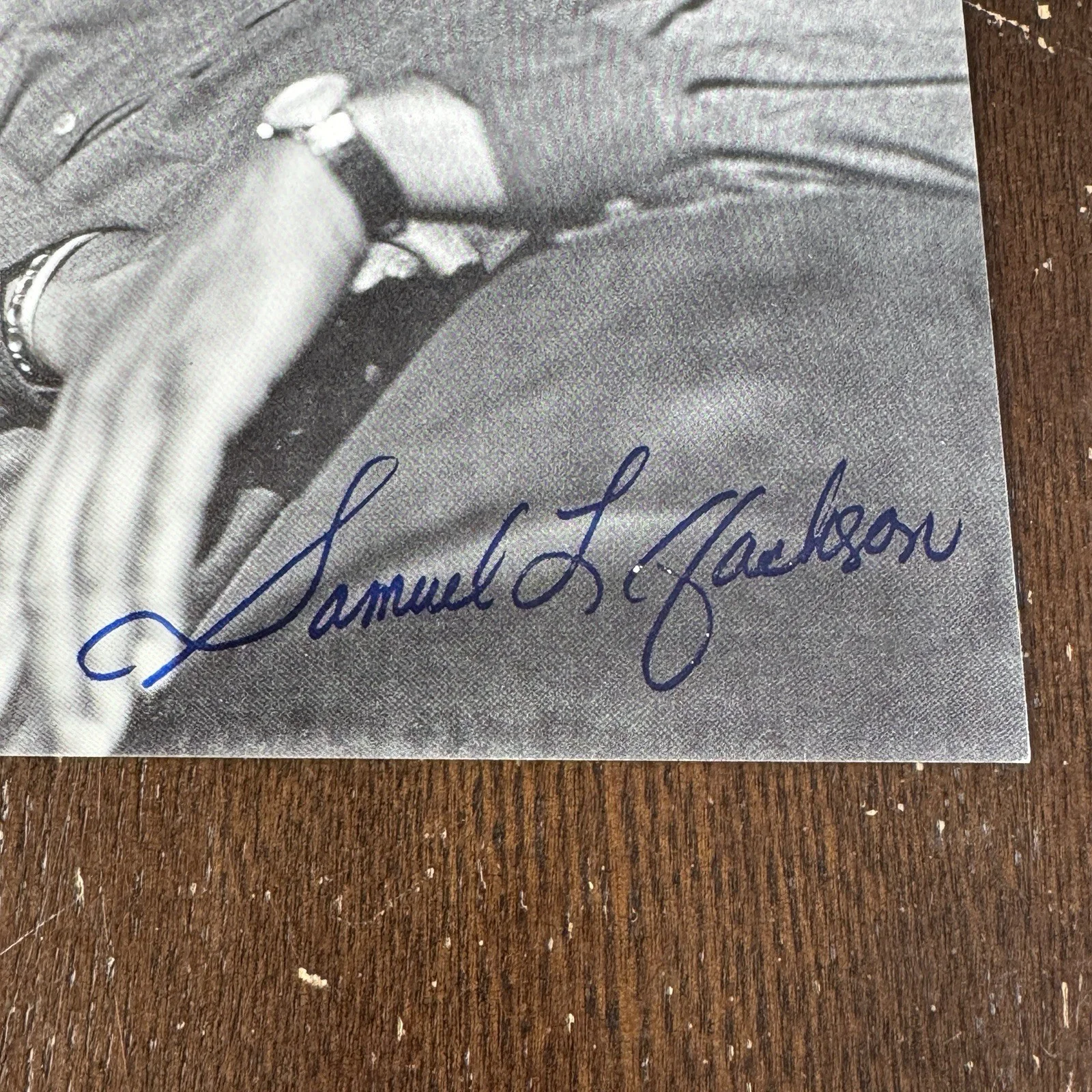 Samuel L Jackson — Samuel L Jackson Original Autograph 5x7 B&W Photo Hand Signed IP Early 2000s, изображение 2