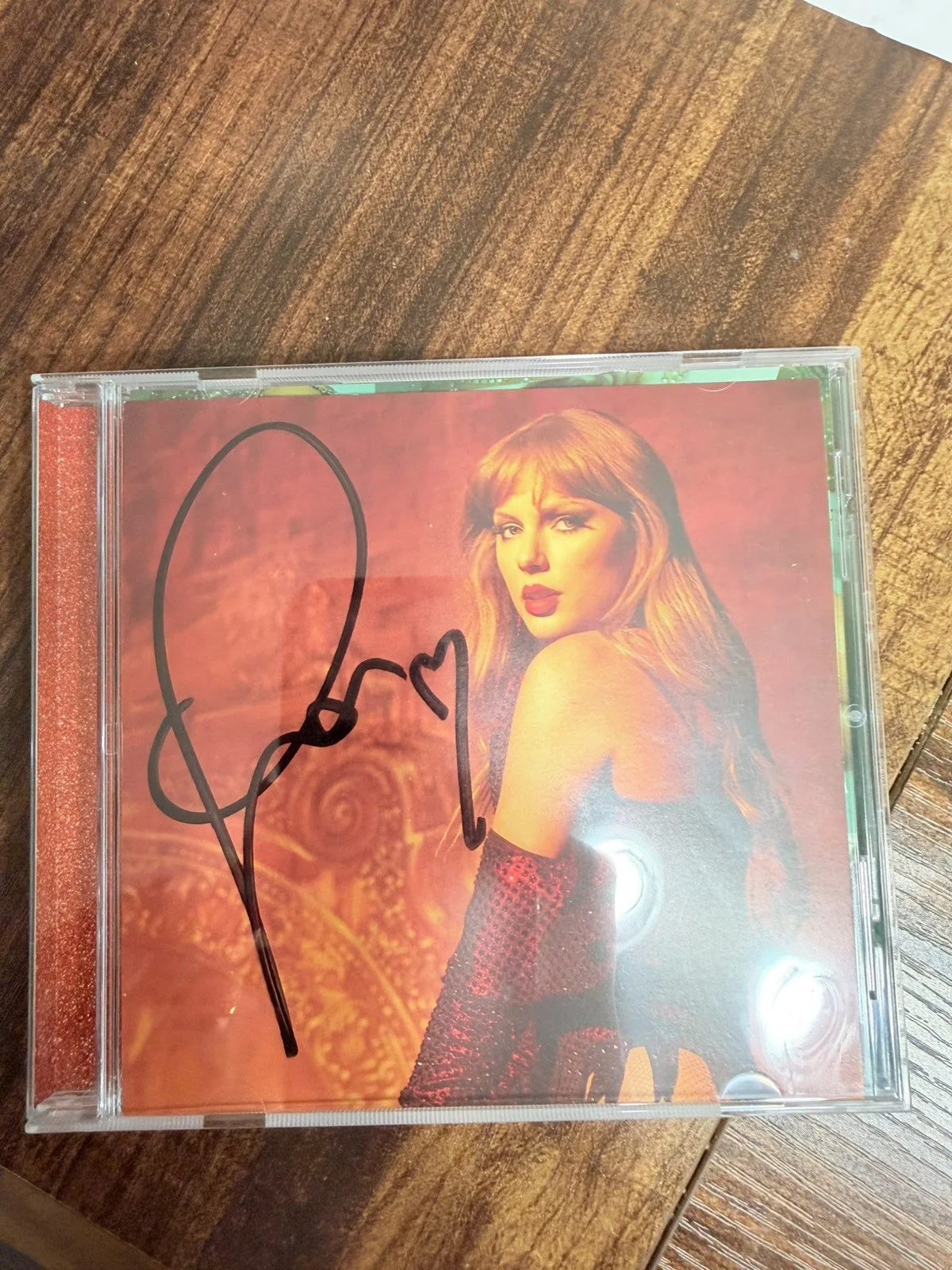 Taylor Swift 'The Life of a Showgirl' CD with Hand Signed Photo 3, изображение 2
