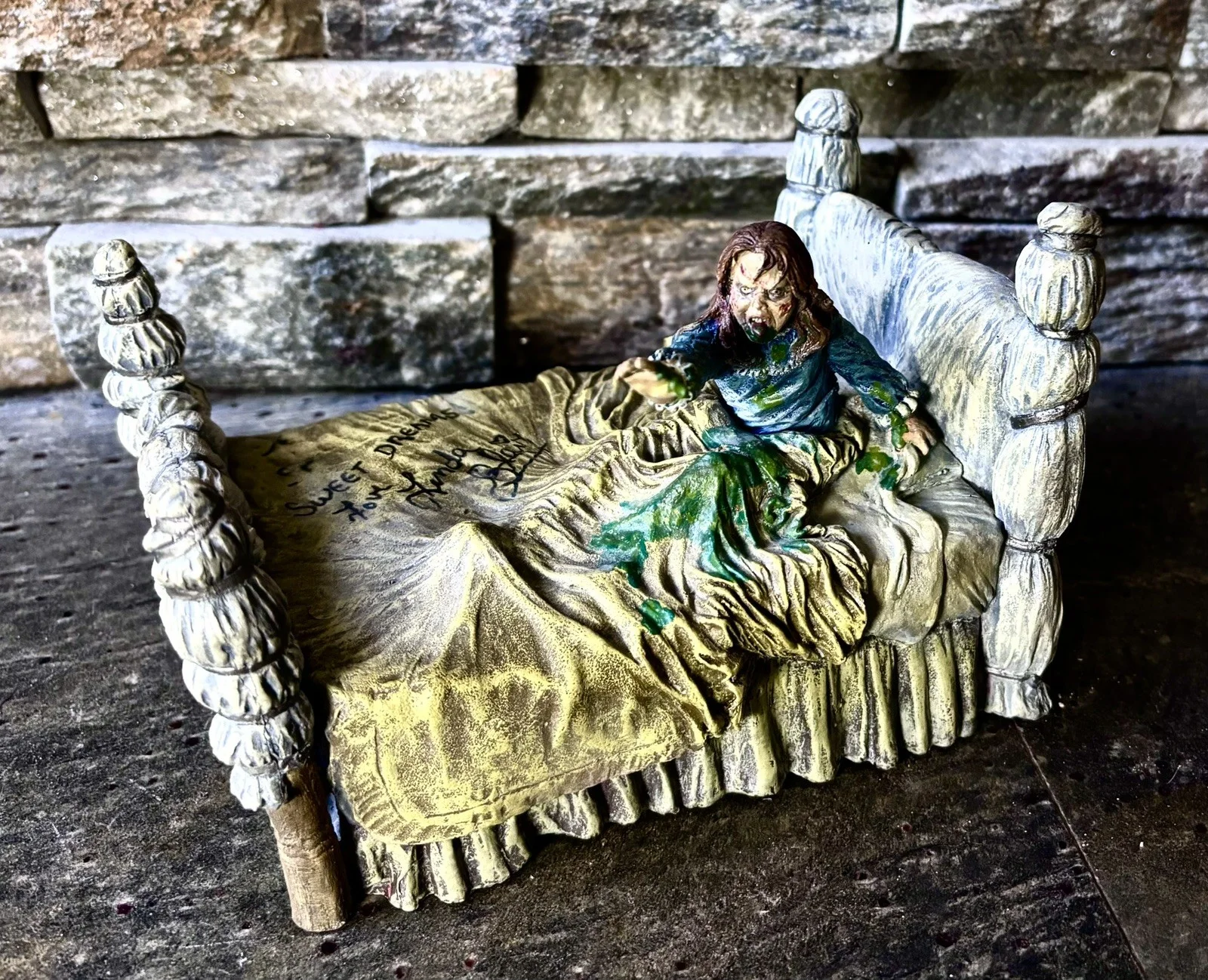 Linda Blair — Exorcist/Linda Blair Autograph Ragon Statue-Dimensional Designs, image 3