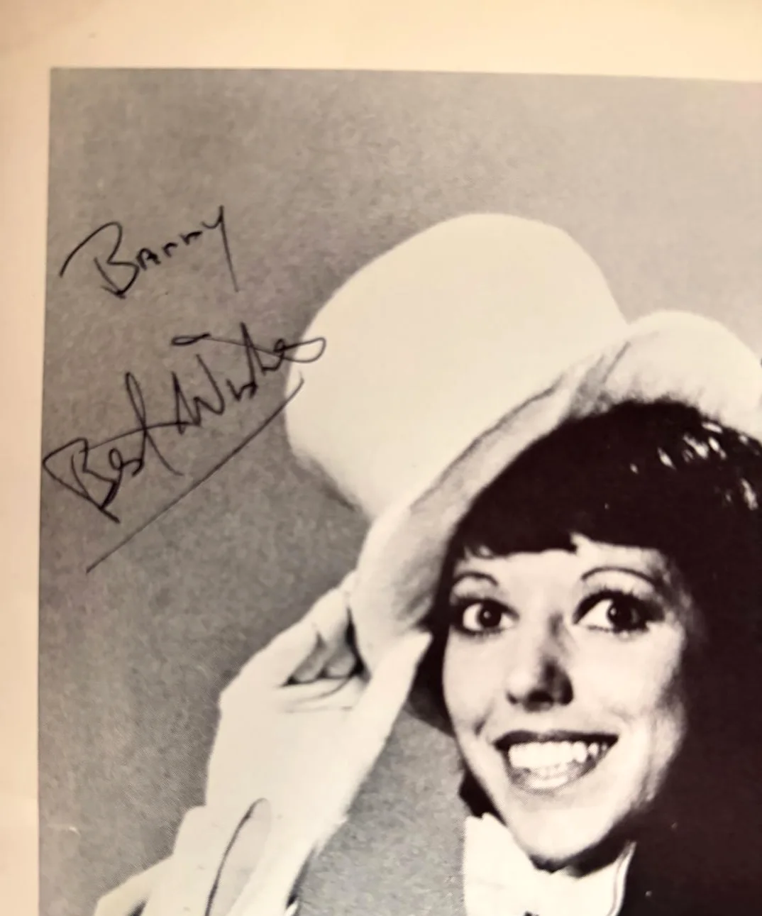 Robert Shields, Lorene Yarnell — ROBERT SHIELDS AND LORENE YARNELL SIGNED AUTOGRAPHED 8X10 PHOTO MIMES PSA COA, image 3