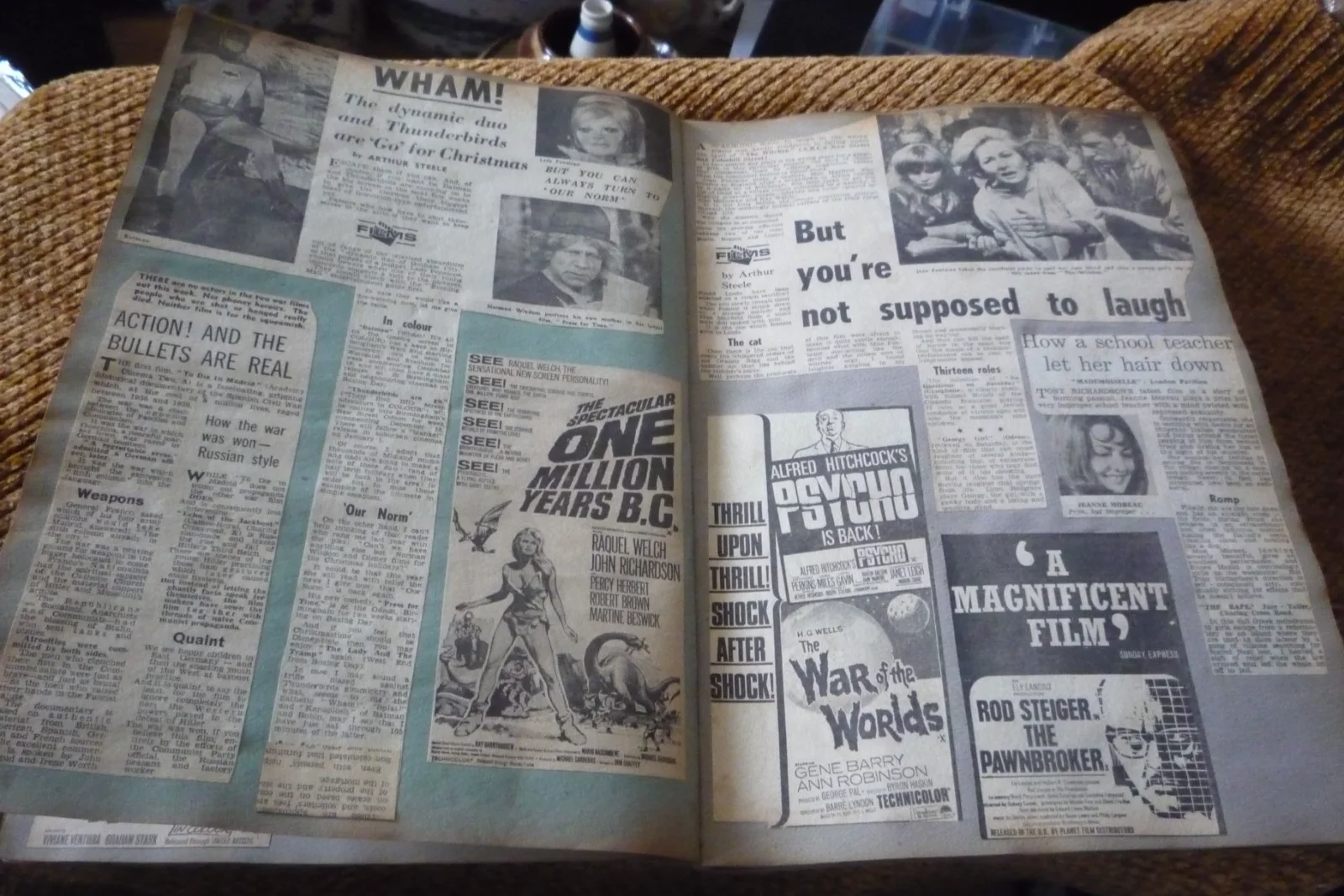 Vintage Movie Film Interest 60s Scrap Book Pictures Newspaper Cuttings Brando, изображение 4