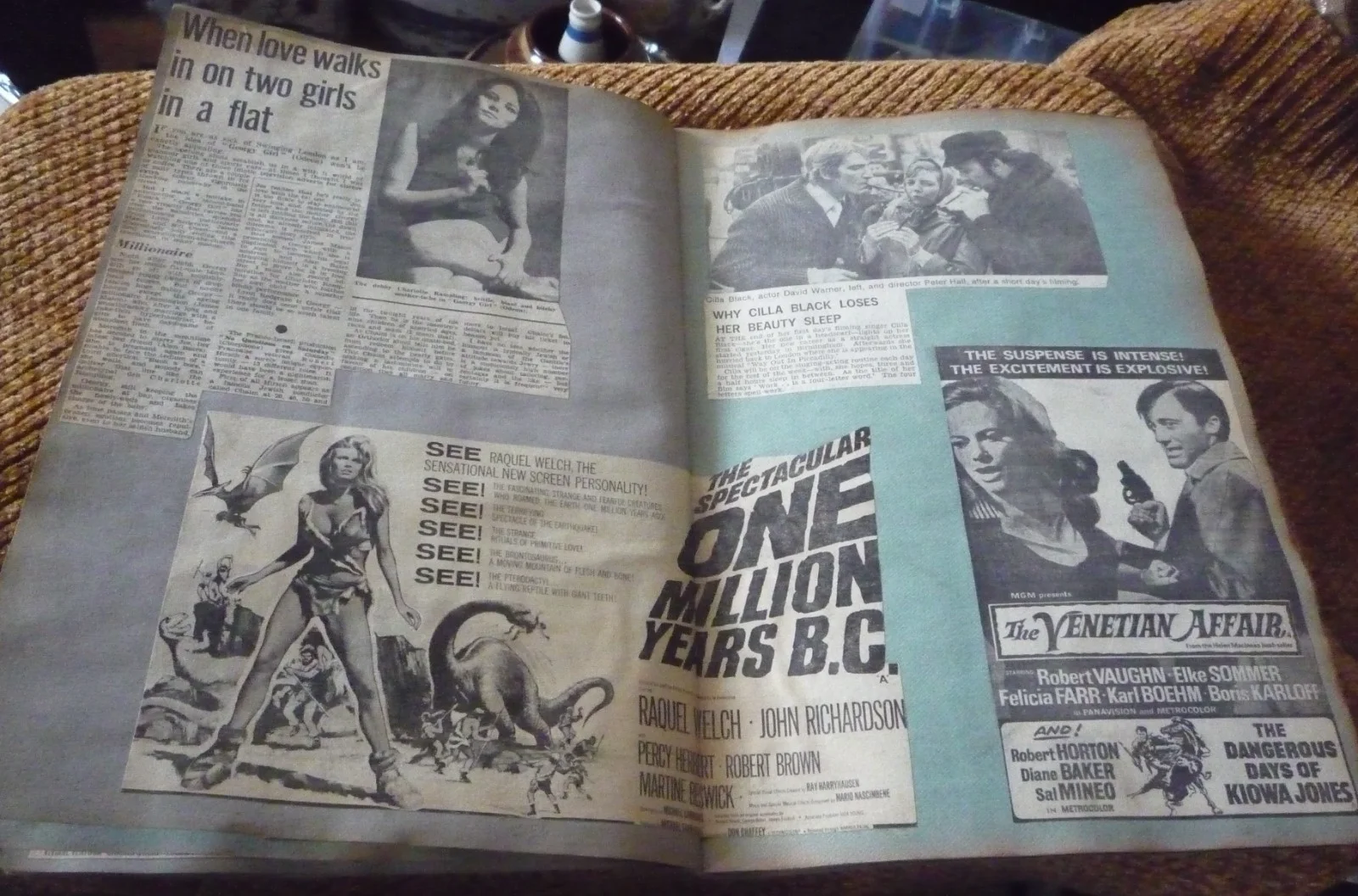 Vintage Movie Film Interest 60s Scrap Book Pictures Newspaper Cuttings Brando, изображение 5