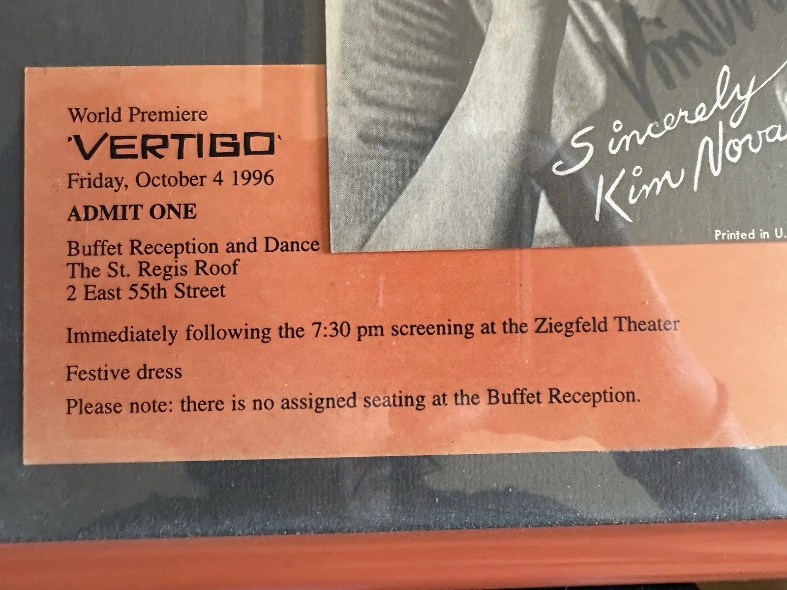 Kim Novak Signed 1996 NYC Vertigo Hitchcock Re-release Party Invitation RARE, изображение 3