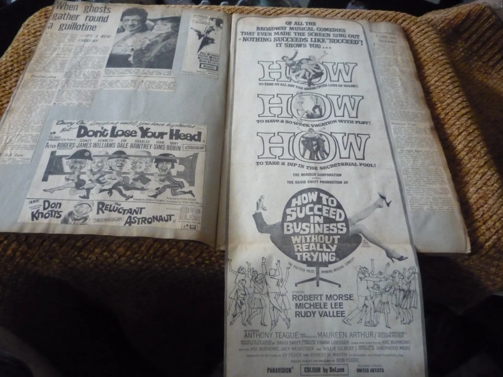 Vintage Movie Film 60s Scrap Book Pictures Newspaper Cuttings Bond Mcqueen Caine, изображение 2