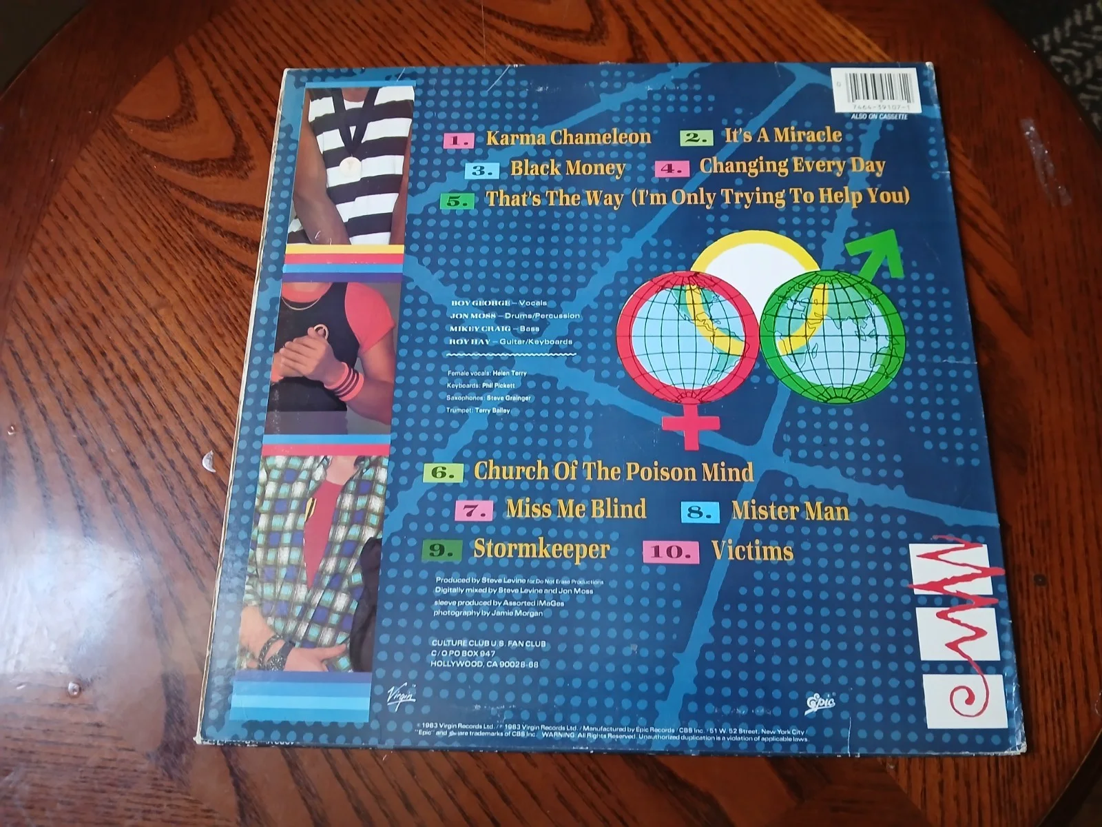 Boy George autographed Culture Club Colour By Numbers Album, изображение 2