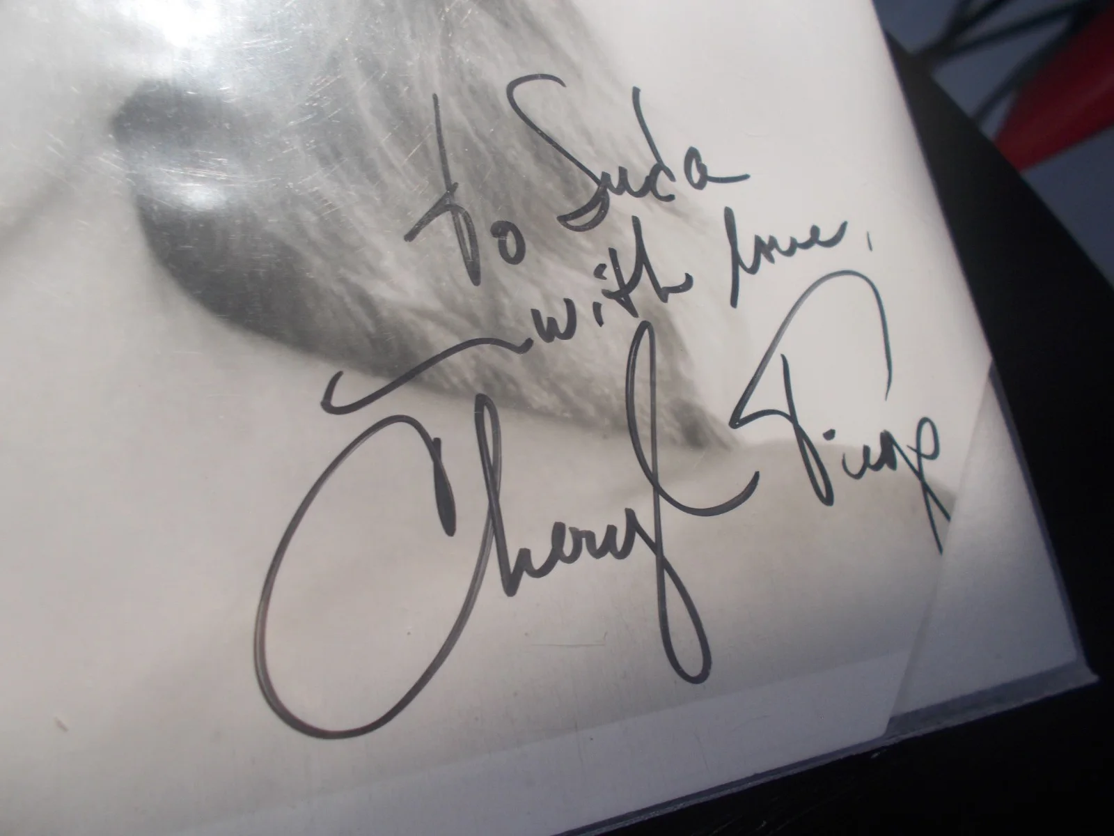 CHERYL TIEGS — CHERYL TIEGS SIGNED INSCRIBED BLACK AND WHITE 8"X10" PHOTO FROM 1980'S VGT, изображение 3