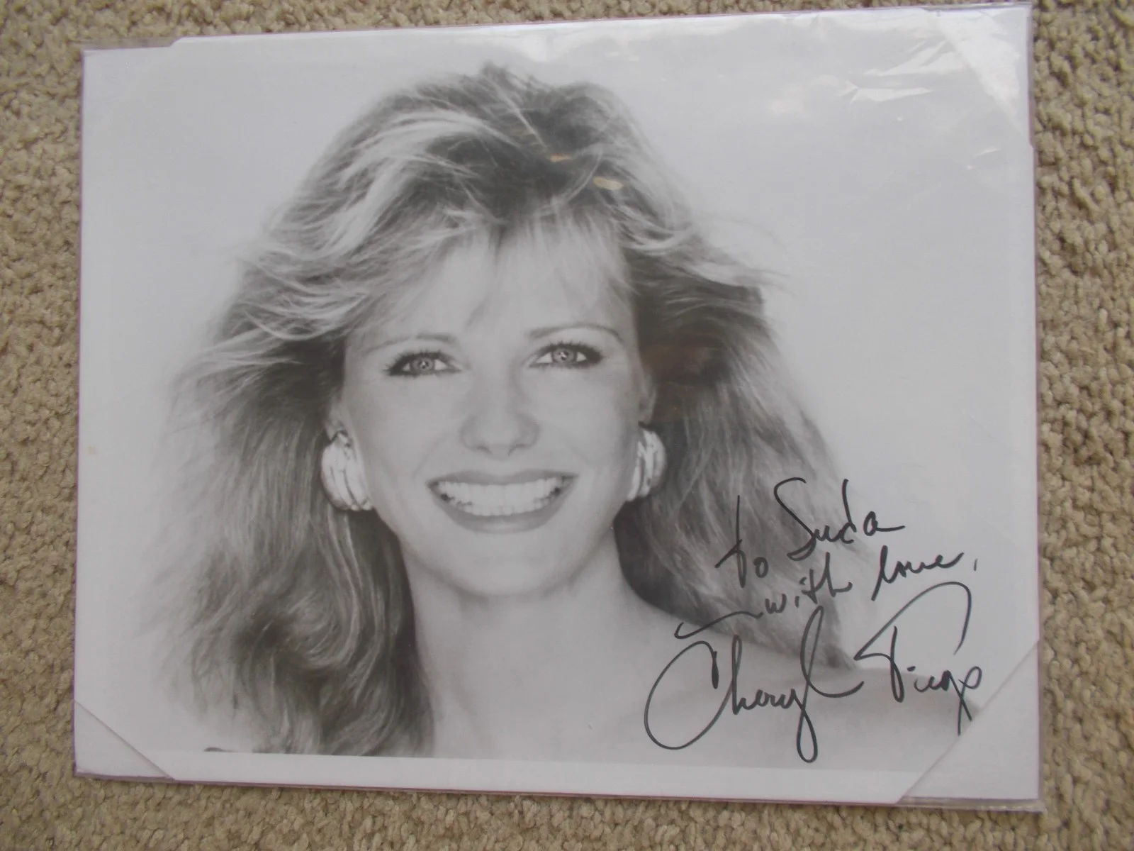 CHERYL TIEGS — CHERYL TIEGS SIGNED INSCRIBED BLACK AND WHITE 8"X10" PHOTO FROM 1980'S VGT, изображение 5