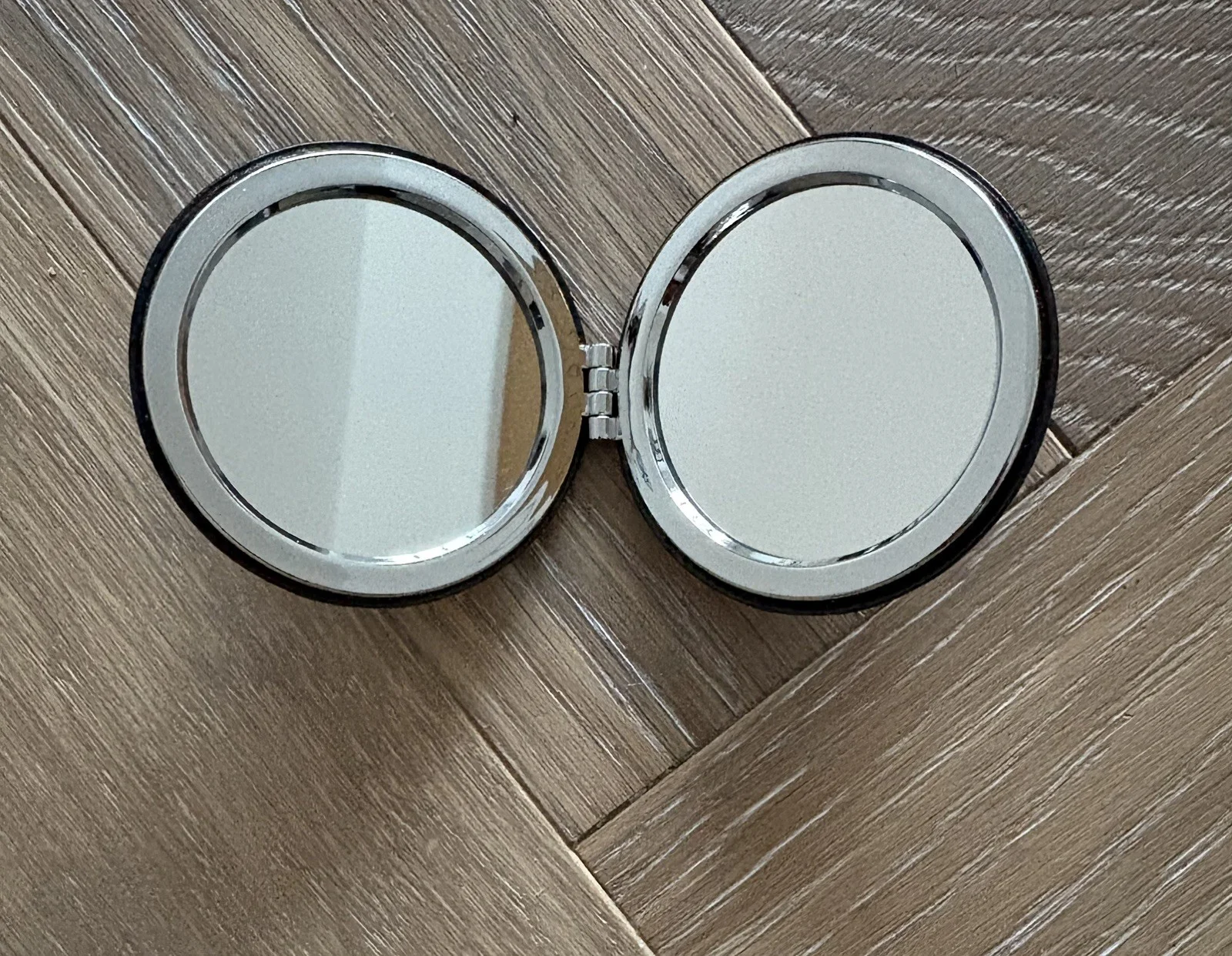 Devil Wears Prada 2 Diet Coke Compact Mirror Promo Merchandise Pocket Size, image 3