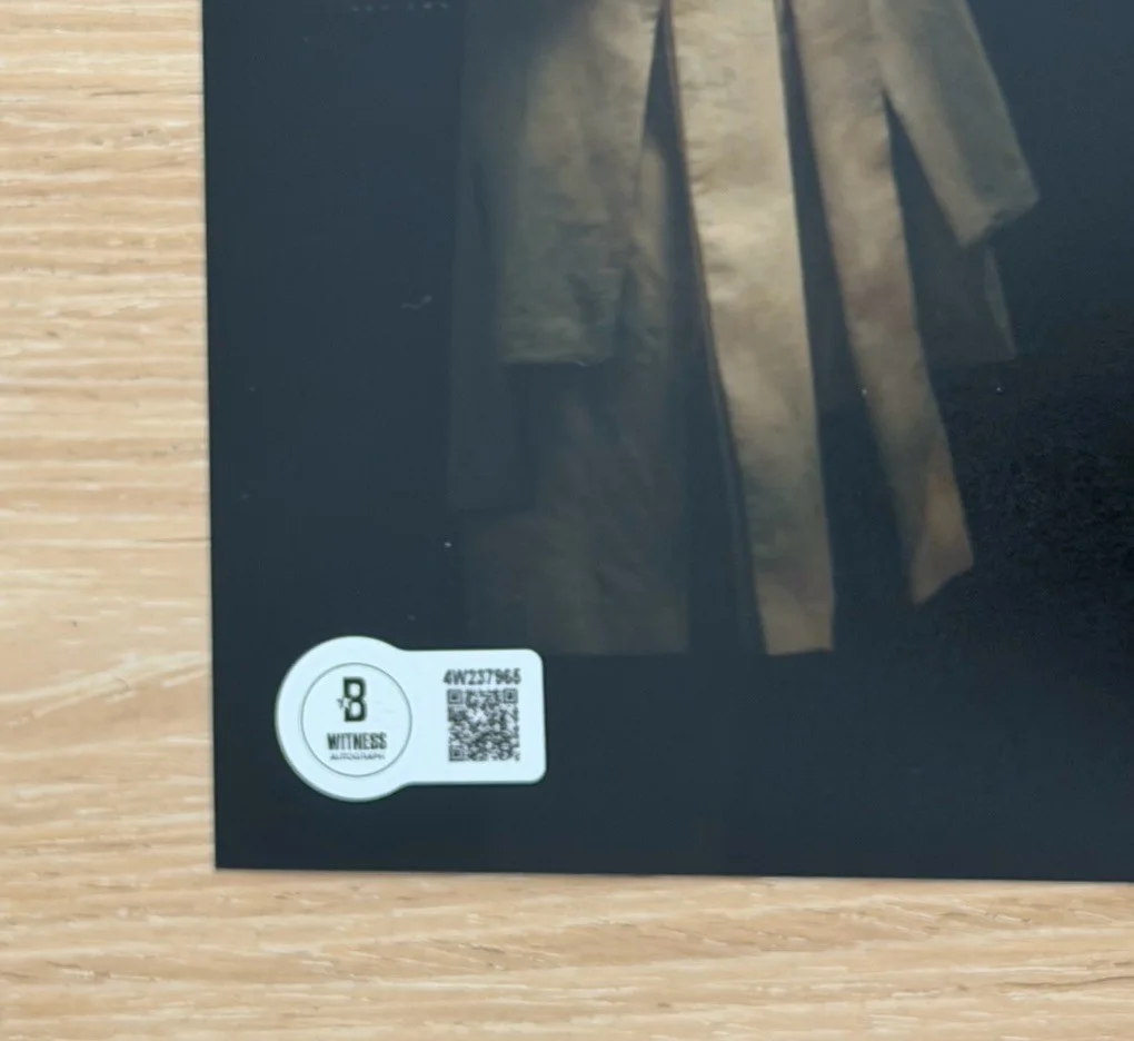 Benedict Cumberbatch — BENEDICT CUMBERBATCH SIGNED DR. STRANGE MARVEL 8X10 PHOTO BECKETT BAS, image 2