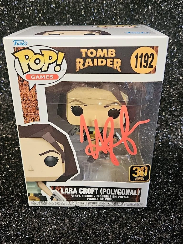 HAYLEY ATWELL — HAYLEY ATWELL SIGNED FUNKO POP! TOMB RAIDER 1192 LARA CROFT POLYGONAL FIGURE COA