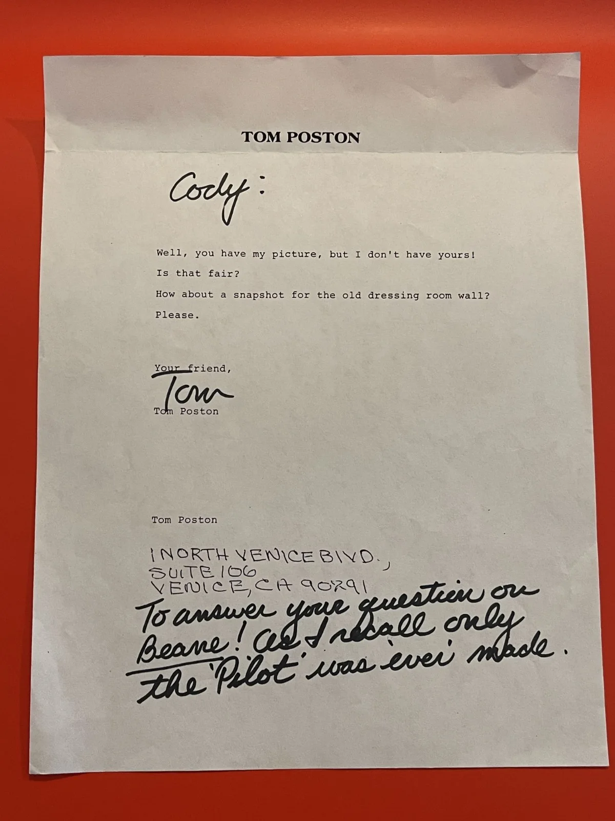 TOM POSTON — VINTAGE TV TOM POSTON SIGNED BOB NEWHART SHOW