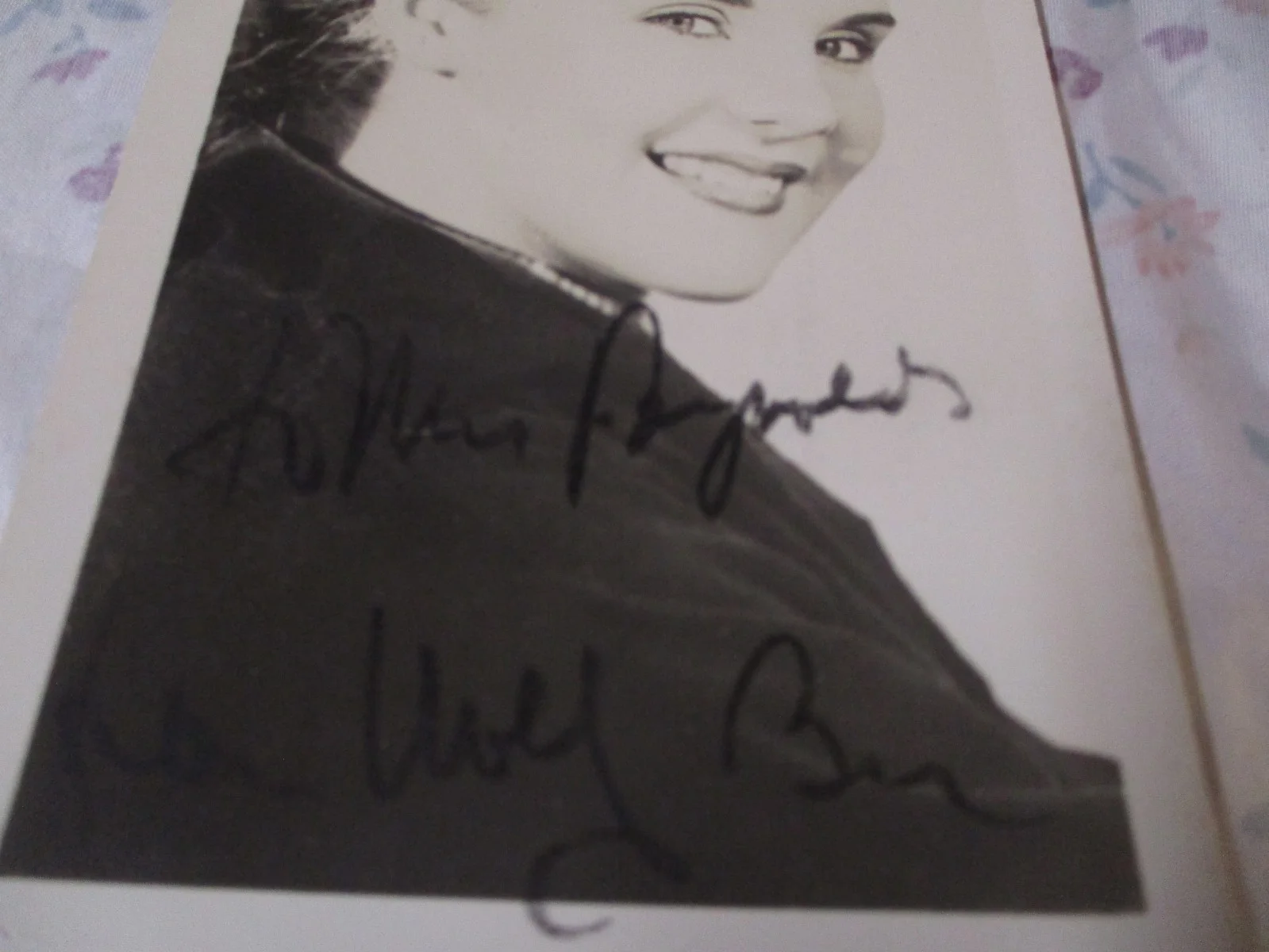 MOLLY BEE AUTOGRAPHED 3 X 5 PHOTO, image 2