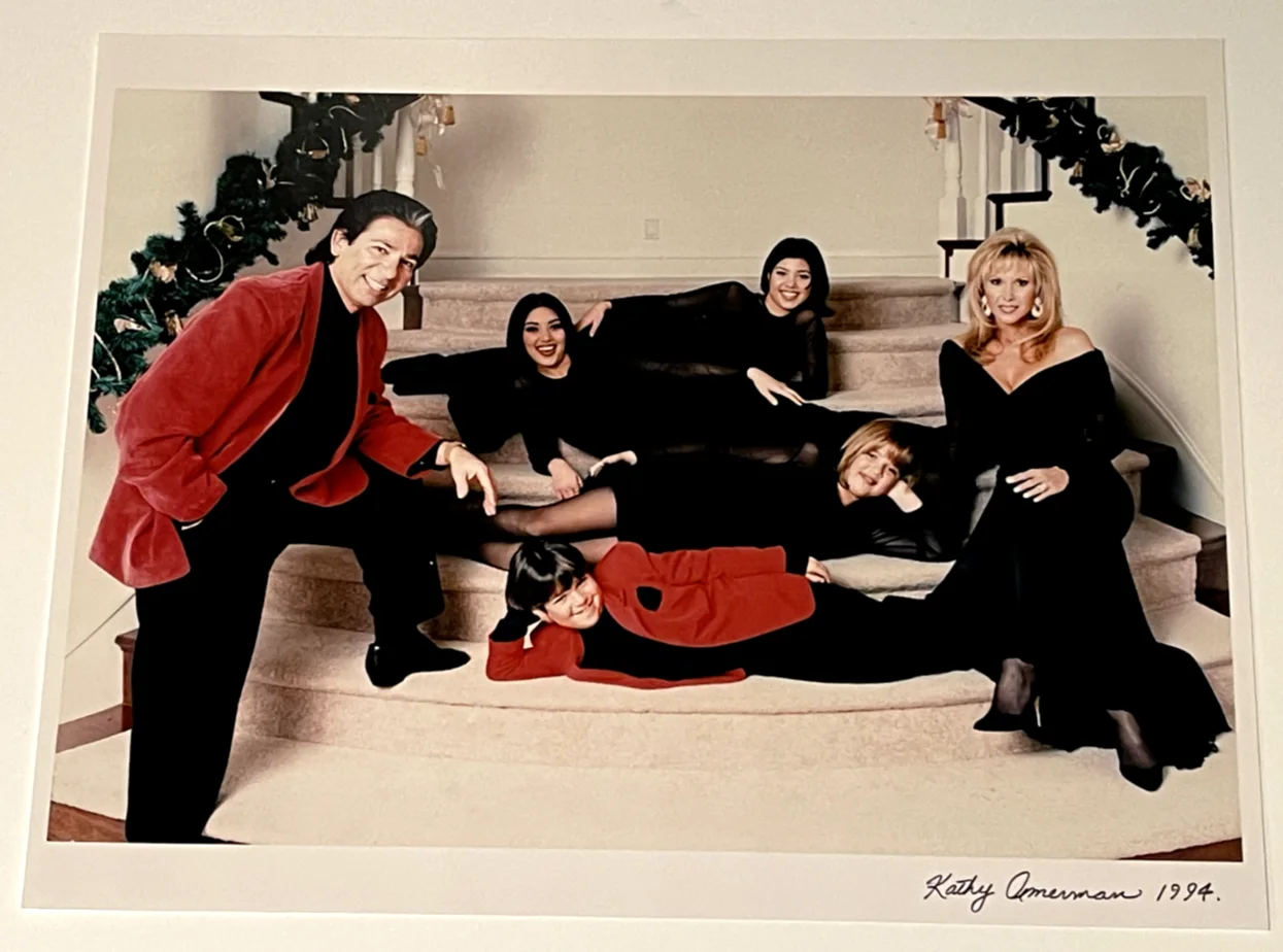 KATHY AMERMAN — KIM KARDASHIAN FAMILY CHRISTMAS CARD PHOTO 1994 ORIGINAL, изображение 2
