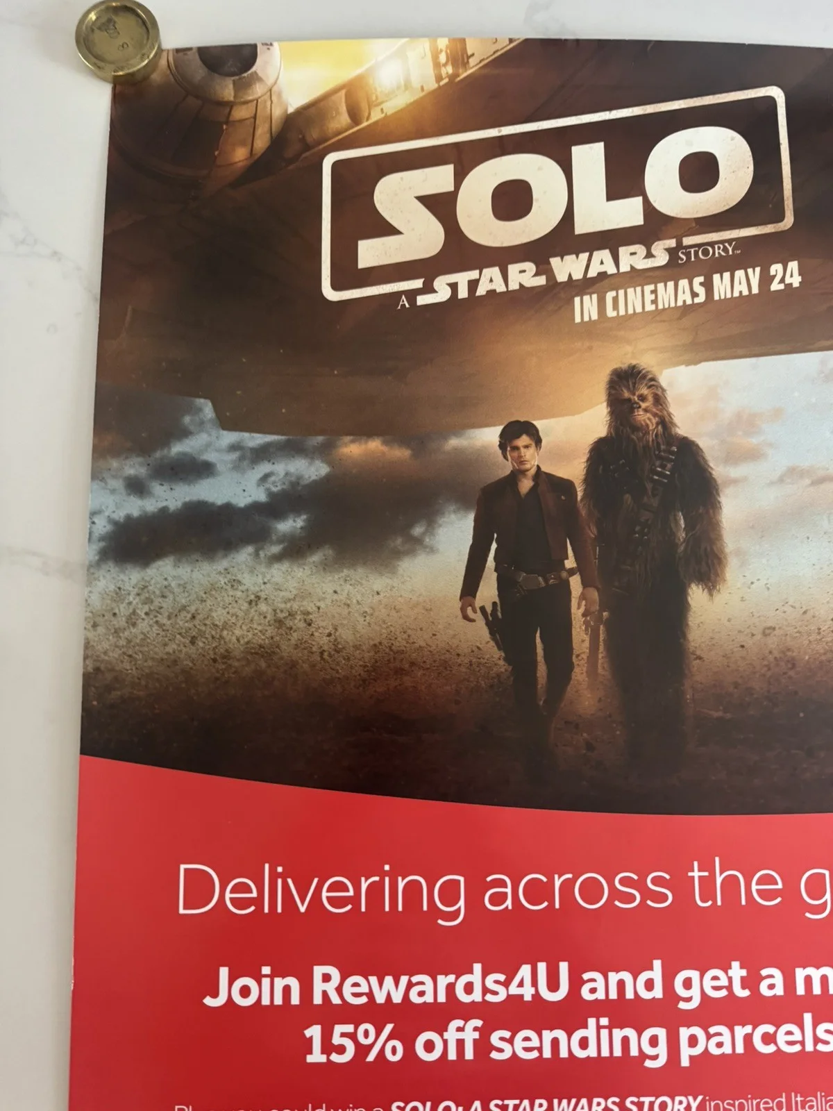 SOLO: A STAR WARS STORY - CHEWIE Rolled Parcelforce 2018 Rare, изображение 3