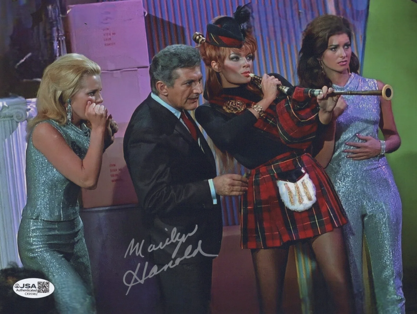 MARILYN HANOLD — MARILYN HANOLD Signed BATMAN 8x10 Photo DOE Authentic Autograph JSA COA CERT