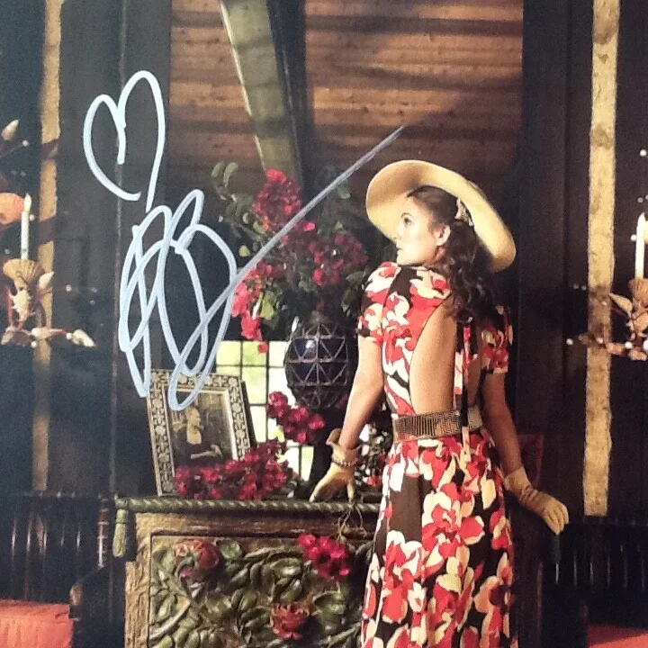 Drew Barrymore SIGNED Magazine Page Movie TV Actress ET Charlie's Angels Glamour, изображение 2