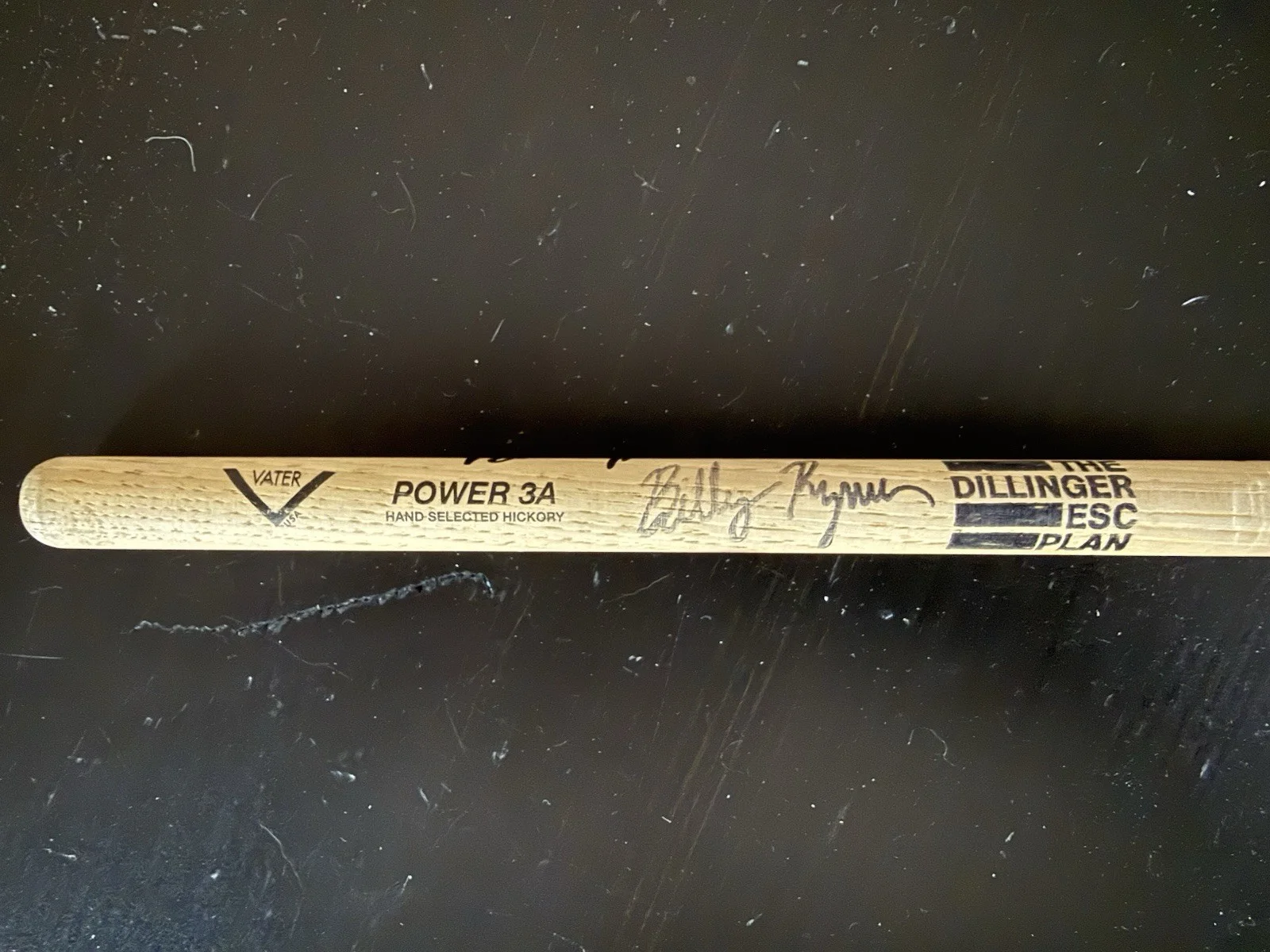 Billy Rymer — [2015~RARE] THE DILLINGER ESCAPE PLAN - BILLY RYMER - SIGNED DRUMSTICK 6/17/2015, изображение 3