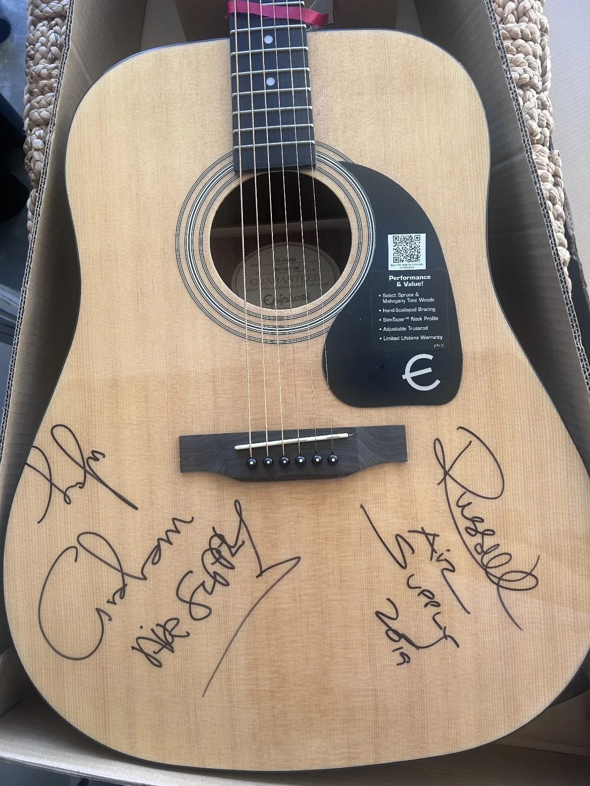 Air Supply band signed acoustic guitar (epiphone brand), изображение 2