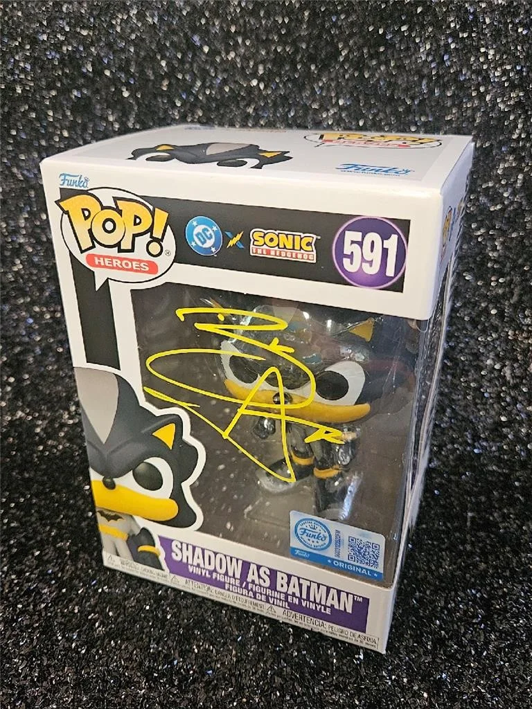 BEN AFFLECK — BEN AFFLECK HAND SIGNED FUNKO POP! 594 SONIC HEDGEHOG SHADOW AS BATMAN DC W/ COA