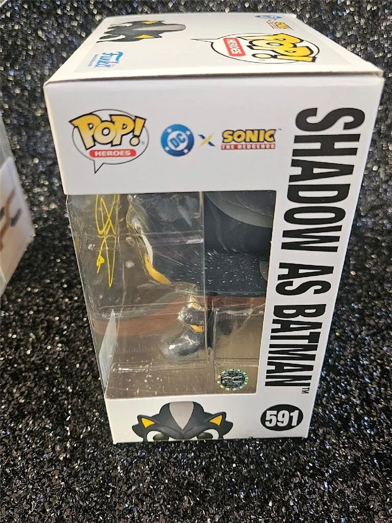 BEN AFFLECK — BEN AFFLECK HAND SIGNED FUNKO POP! 594 SONIC HEDGEHOG SHADOW AS BATMAN DC W/ COA, изображение 5