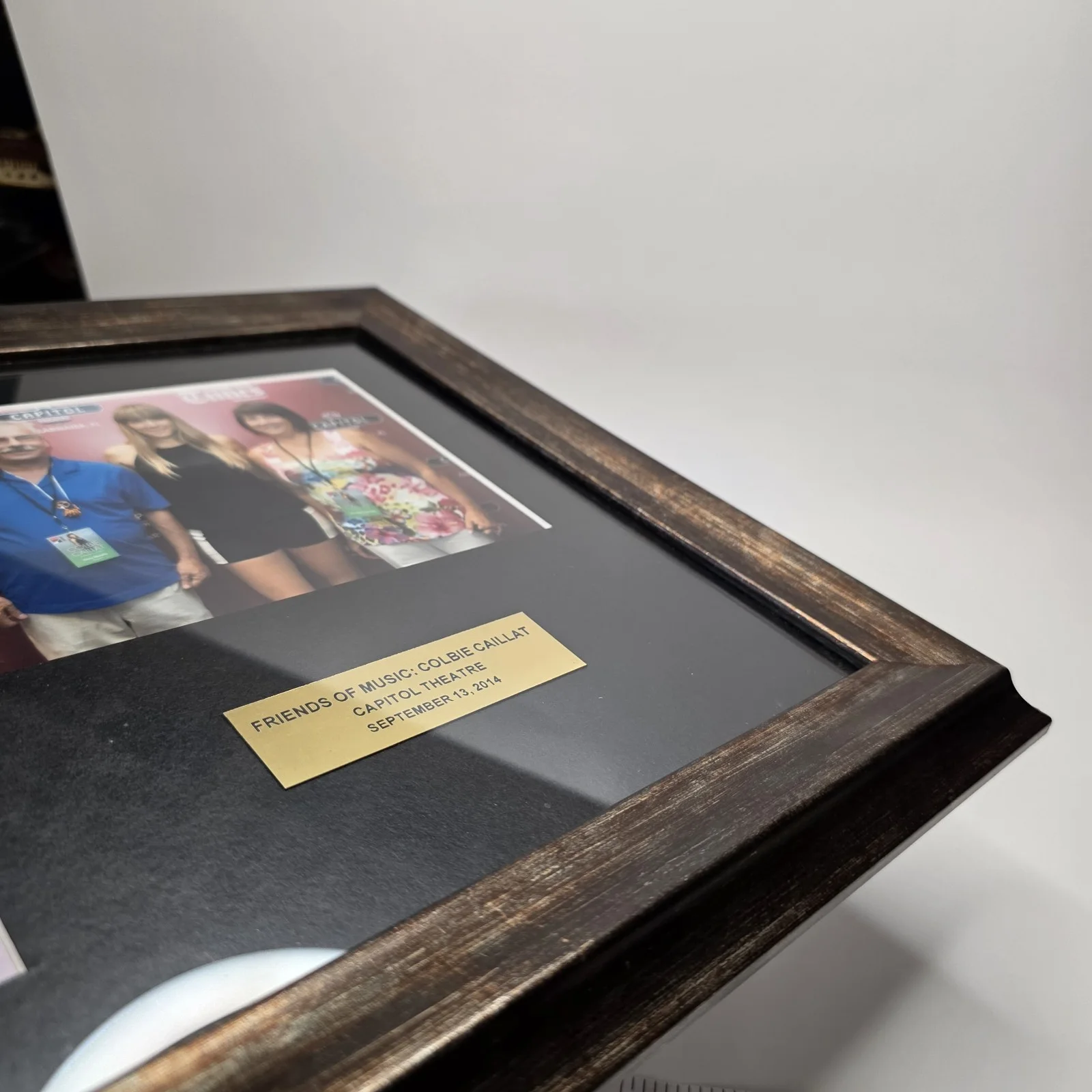 Colbie Caillat — Colbie Caillat Signed Picture Framed 16 x 12.5" Friends of Music Capitol Theatre, изображение 4