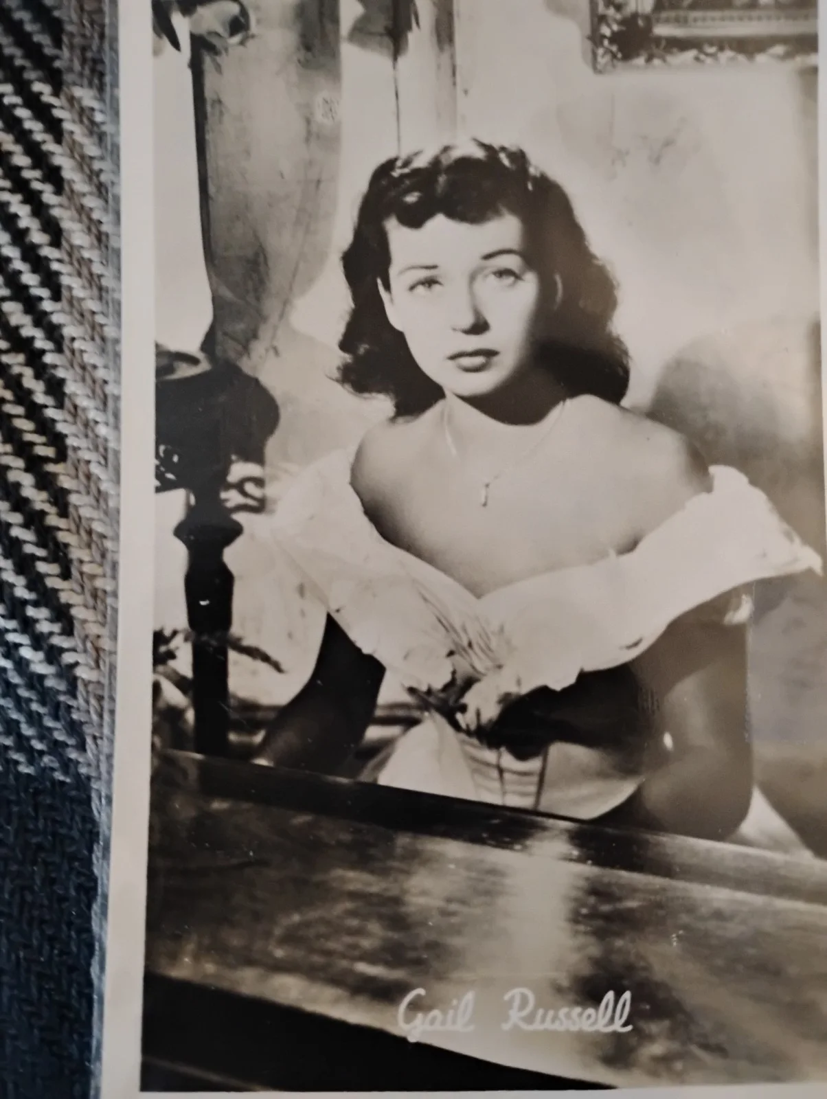 Gail Russell — Vintage "The Uninvited" Actress Gail Russell Signed Photo, изображение 4