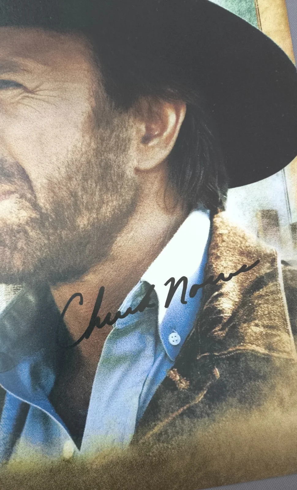 CHUCK NORRIS — CHUCK NORRIS SIGNED AUTOGRAPHED PHOTO 8X12 RARE, image 2