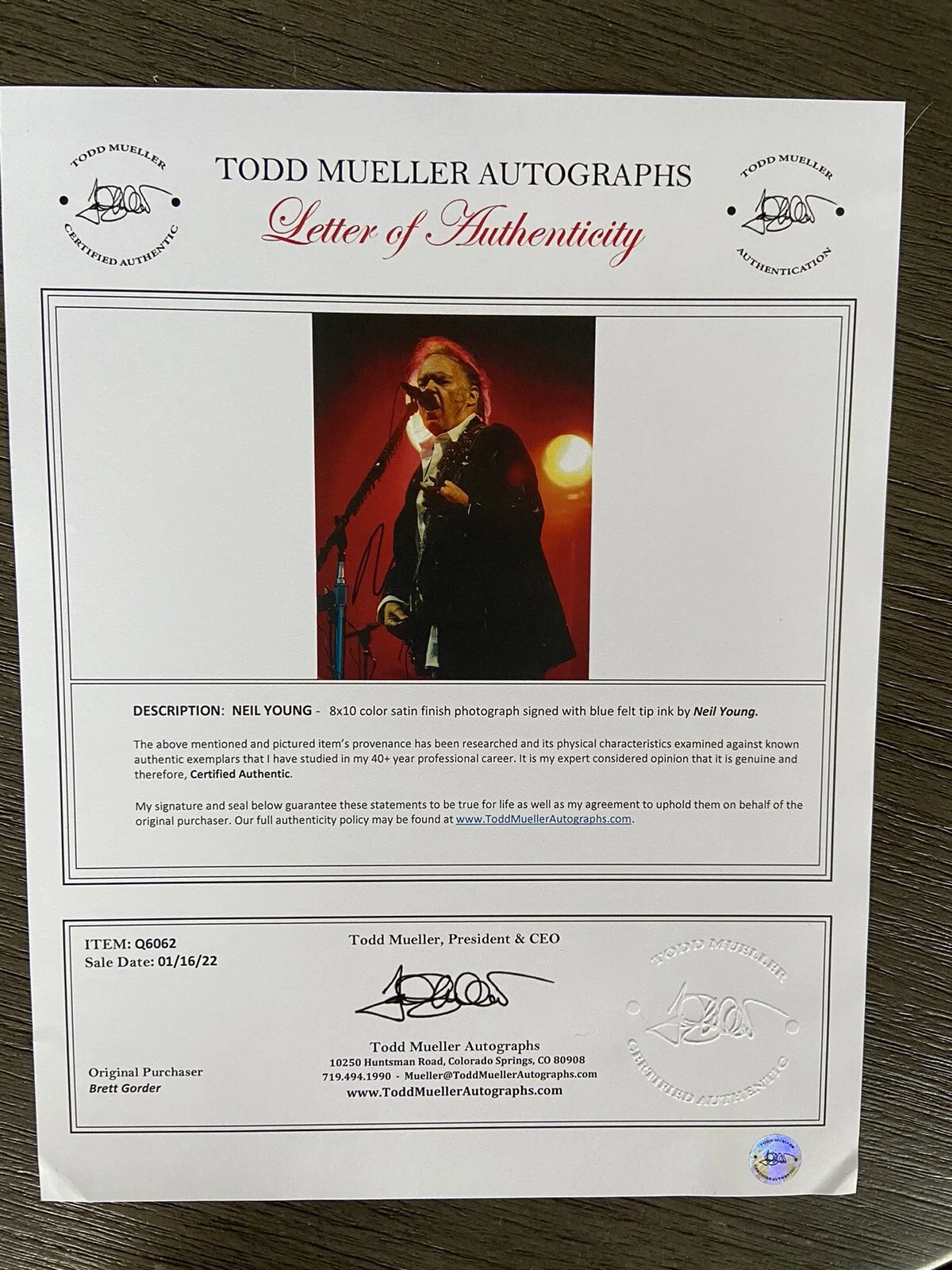 Neil Young Rust Never Sleeps Signed Photo Authentic Letter Of Authenticity COA, image 2