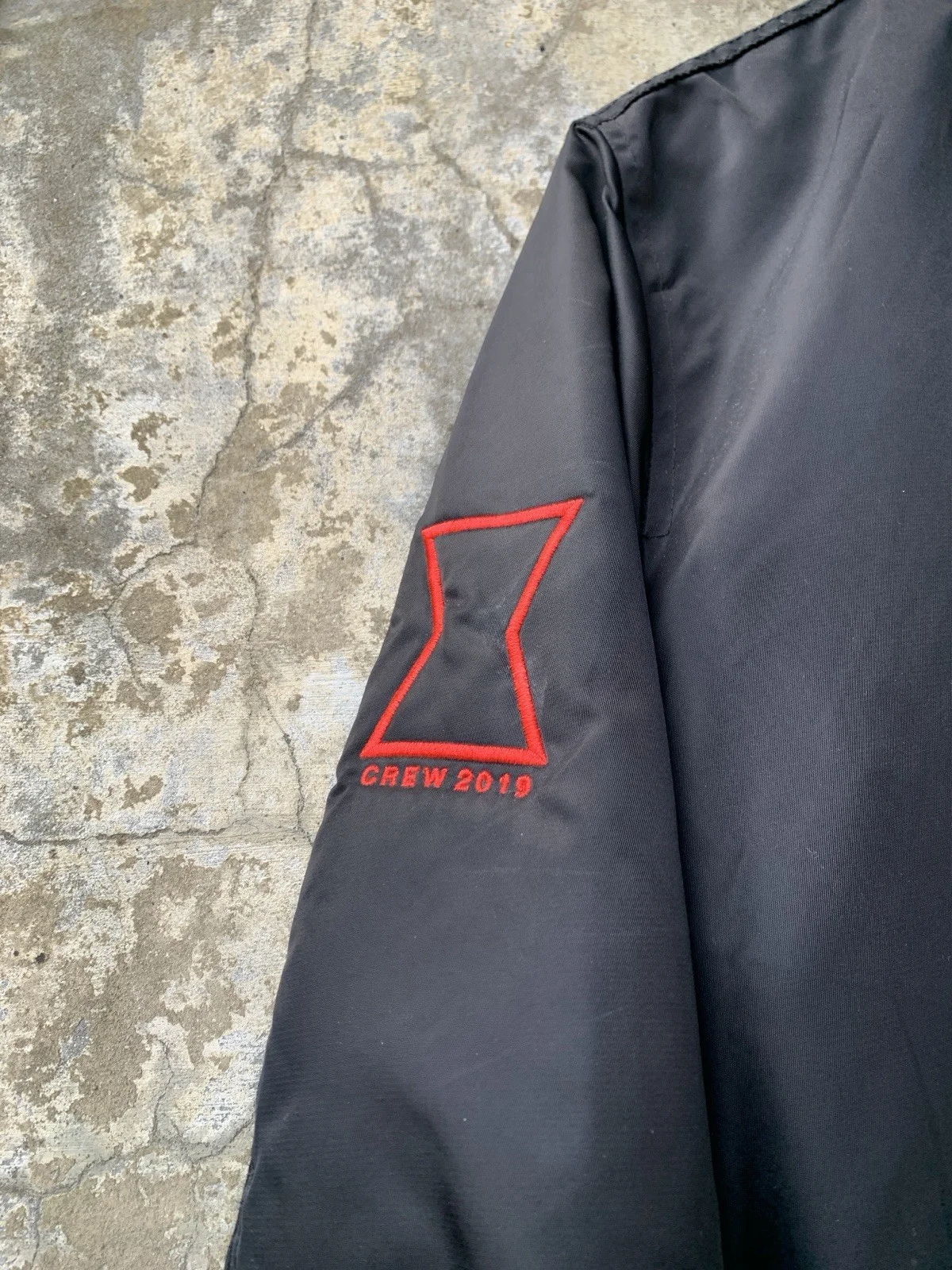 Authentic Marvel Studios Black Widow 2019 Crew Jacket Small, изображение 2
