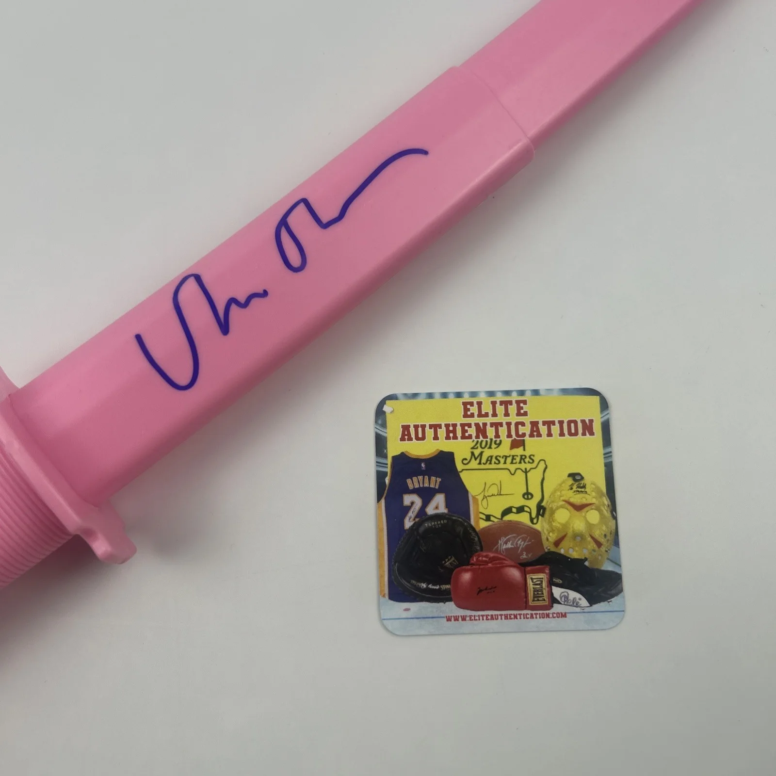 Uma Thurman — Signed Pink Plastic Sword Uma Thurman Autographed COA Kill Bill, image 2