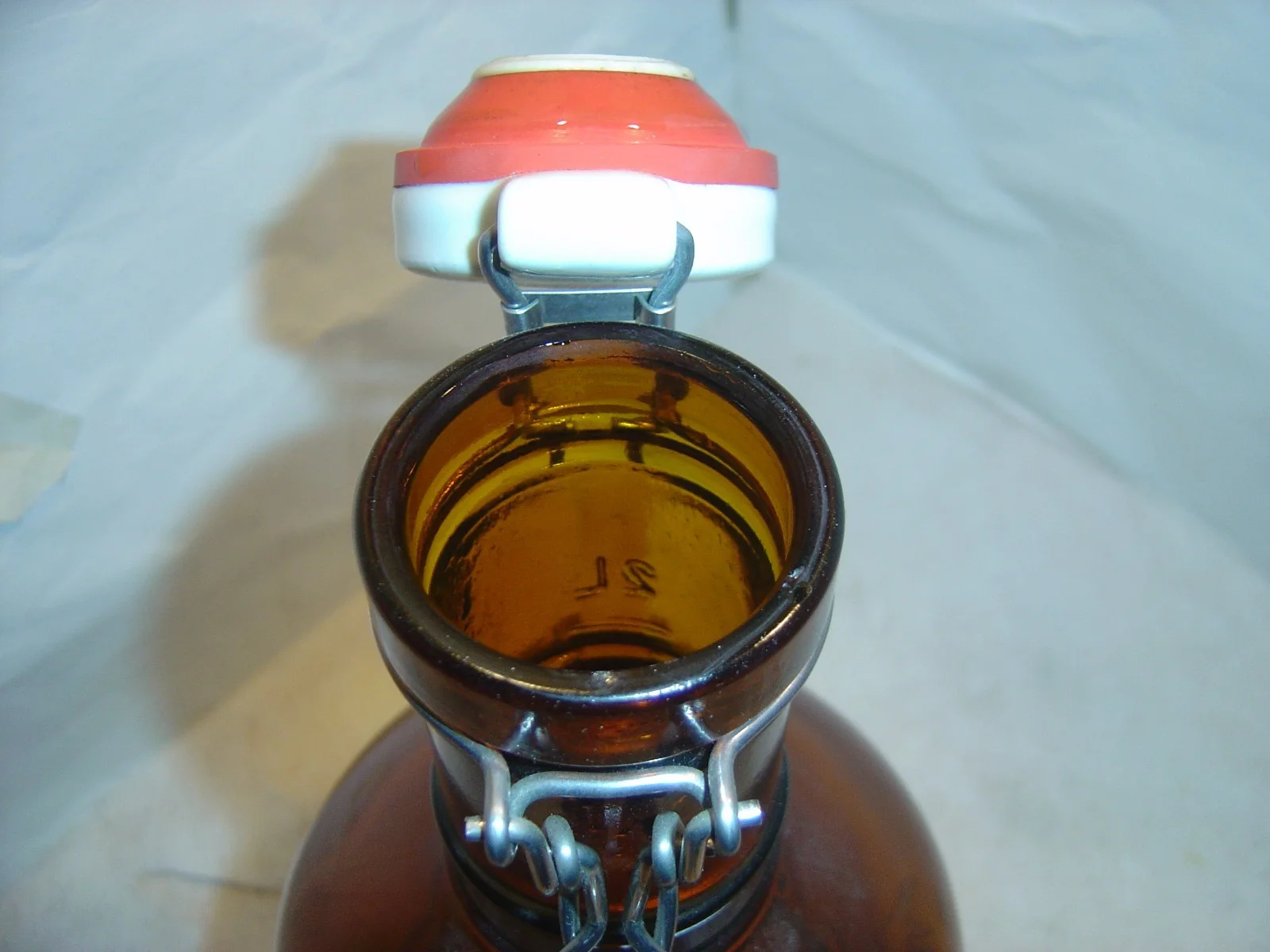 R Lee Emrey — Vintage Gunnery Sergeant Hartman LEE ERMEY Signed Autographed Bottle Semper Fi, image 3