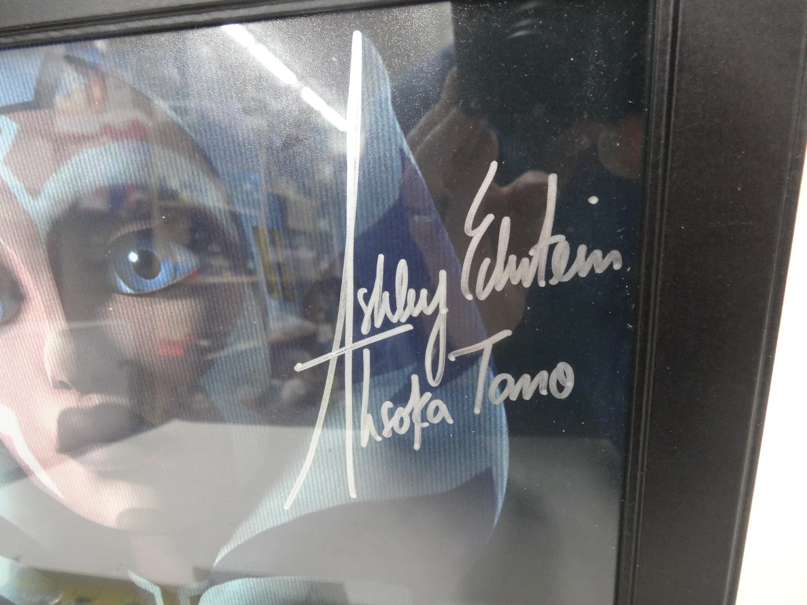 Ashley Eckstein — Ashley Eckstein Ahsoka Star Wars 8 x 10 signed autograph Topps Authentics, image 2