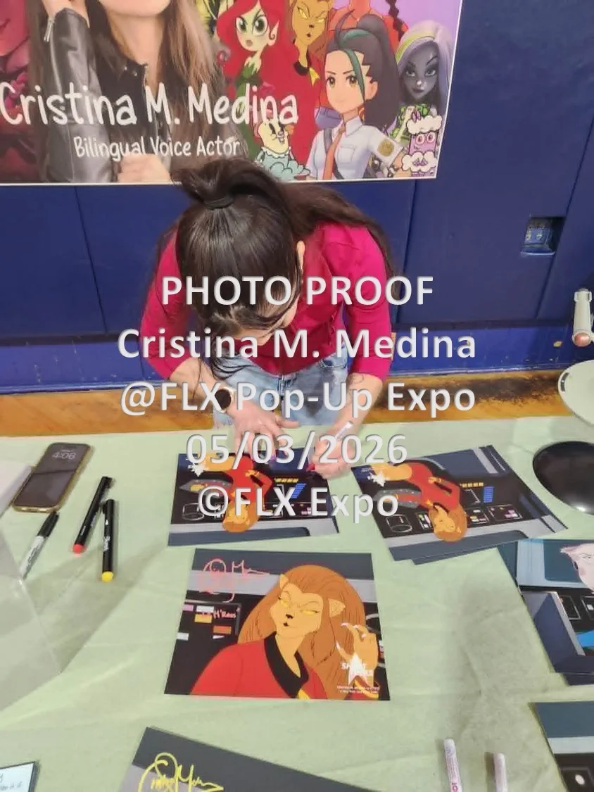 Cristina M. Medina — RARE Cristina Medina Star Trek Signed Lt. M'Ress 8x10 Photo & Marker Autograph, изображение 2