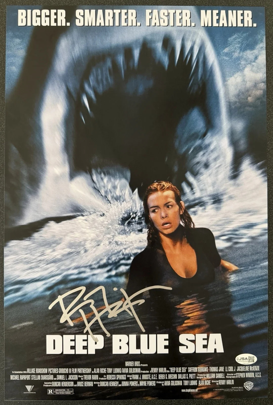 RENNY HARLIN SIGNED *DEEP BLUE SEA* 12X18 MOVIE POSTER “DIRECTOR” JSA COA, изображение 2