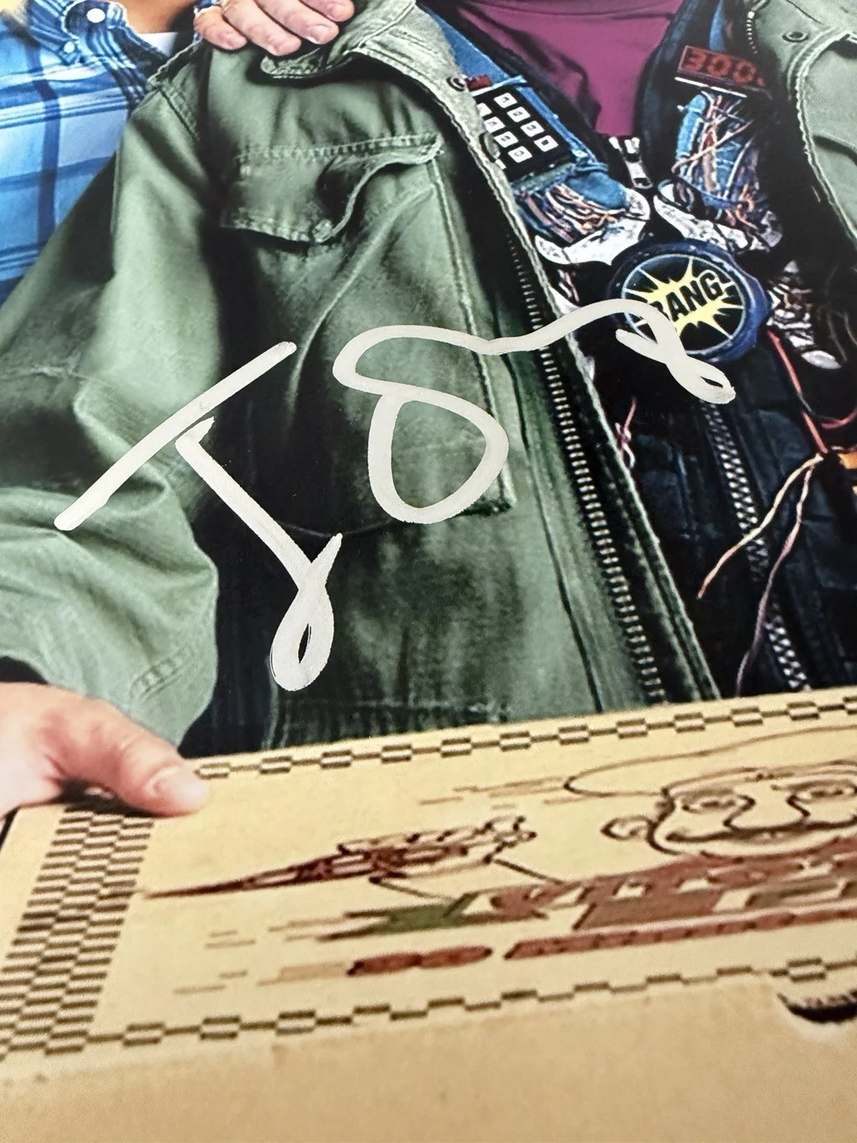 JESSE EISENBERG & NICK SWARDSON SIGNED ‘30 MINUTES OR LESS’ 12X18 POSTER JSA COA, изображение 3