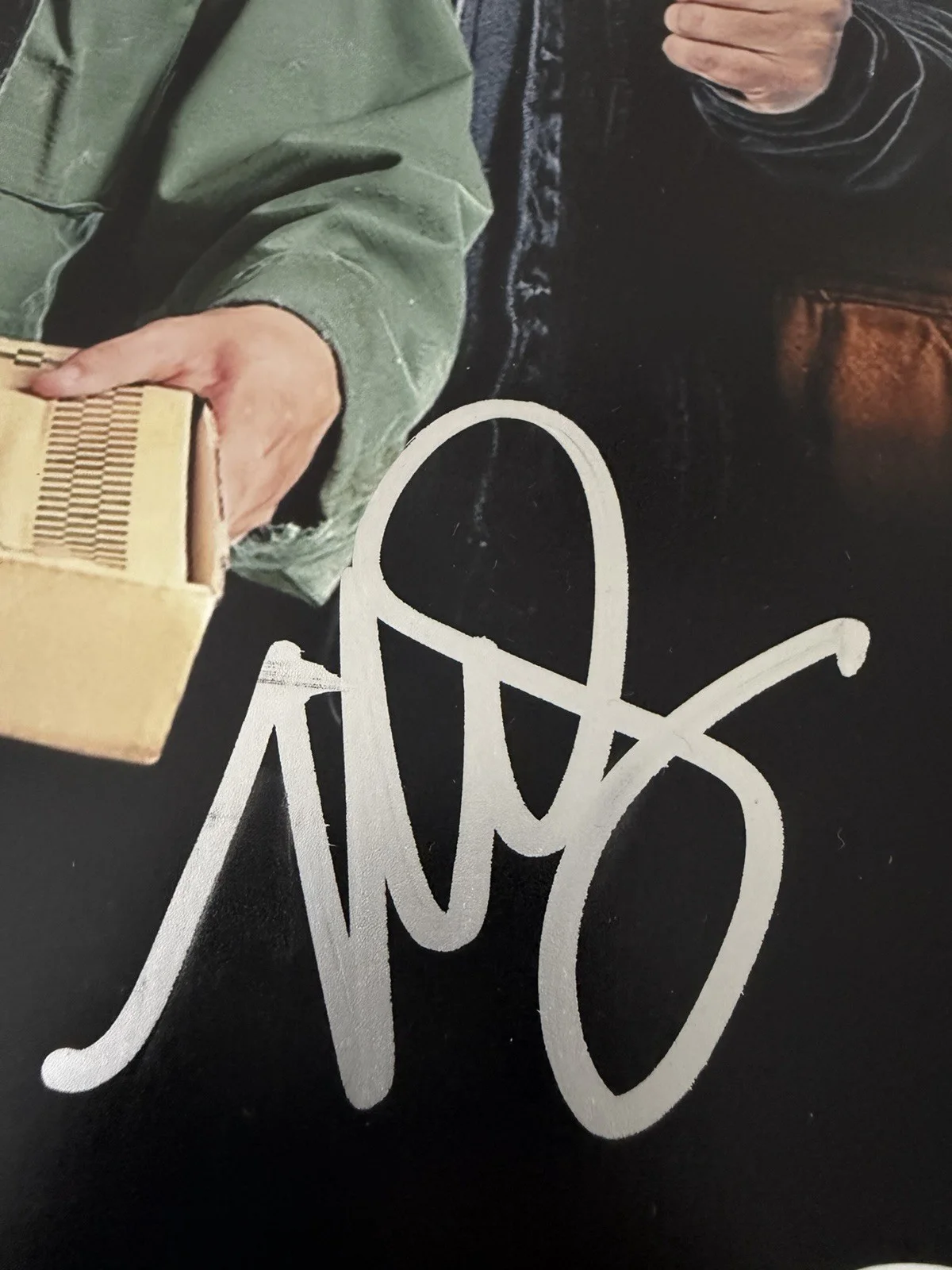 JESSE EISENBERG & NICK SWARDSON SIGNED ‘30 MINUTES OR LESS’ 12X18 POSTER JSA COA, изображение 4