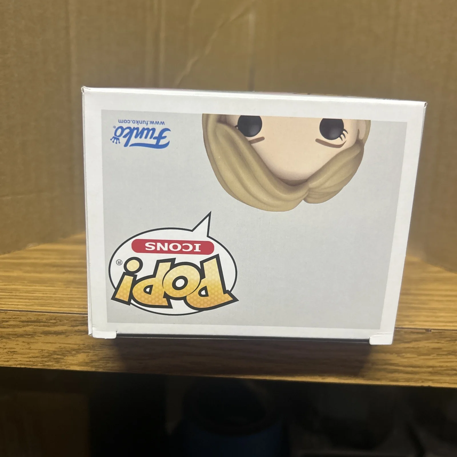 Martha Stewart — Martha Stewart Signed Funko Figure 97 Authentic Autograph Beckett, image 5