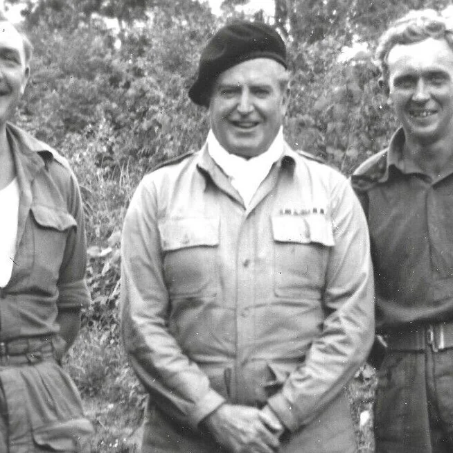 Photo British Actor Jack Warner Visiting Troops Korea War Soldiers Posing 1951, изображение 3