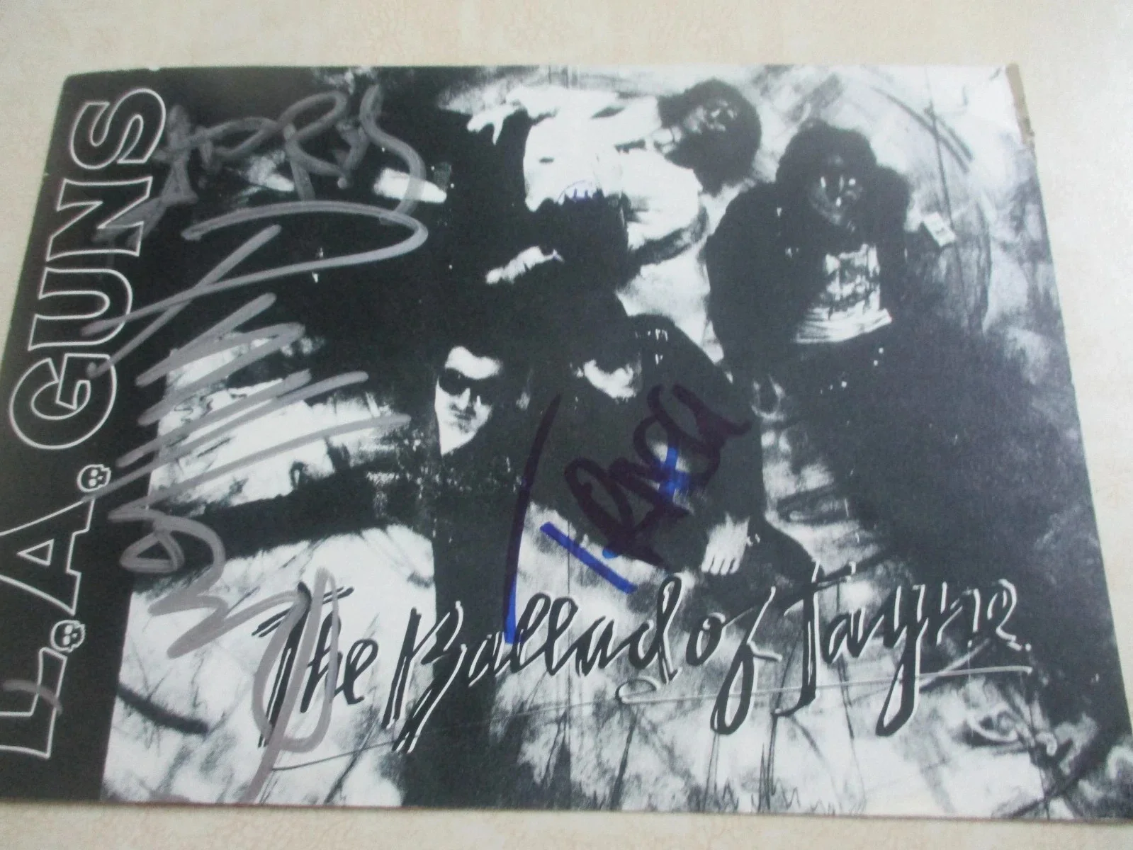 LA GUNS authentic signed/autographed promo postcard TRACII GUNS PHIL LEWIS + 1, изображение 2