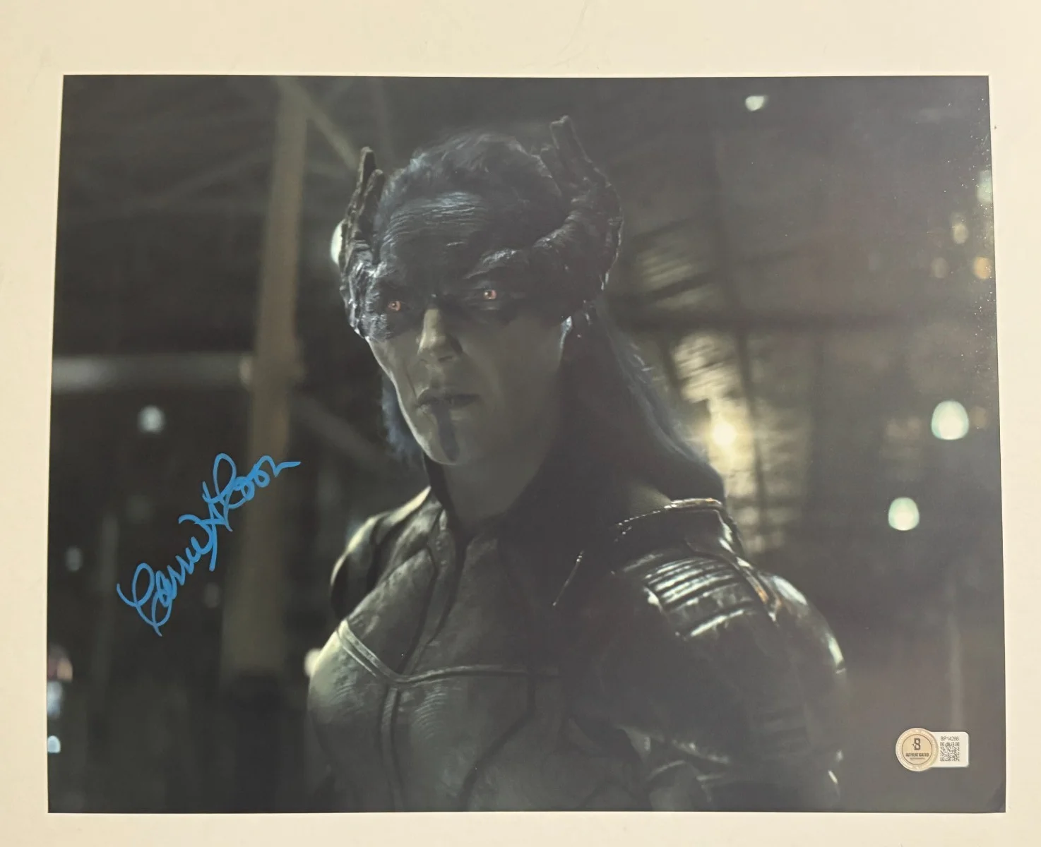 Carrie Coon — Carrie Coon Signed 11x14 Photo Proxima Midnight The Avengers Autograph Beckett