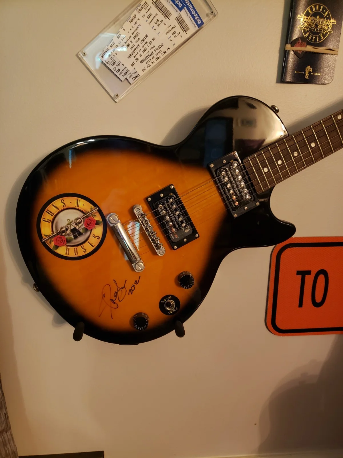 (JSA LOA) SIGNED “SLASH” OF GUNS N’ ROSES AUTOGRAPHED GUITAR, image 2