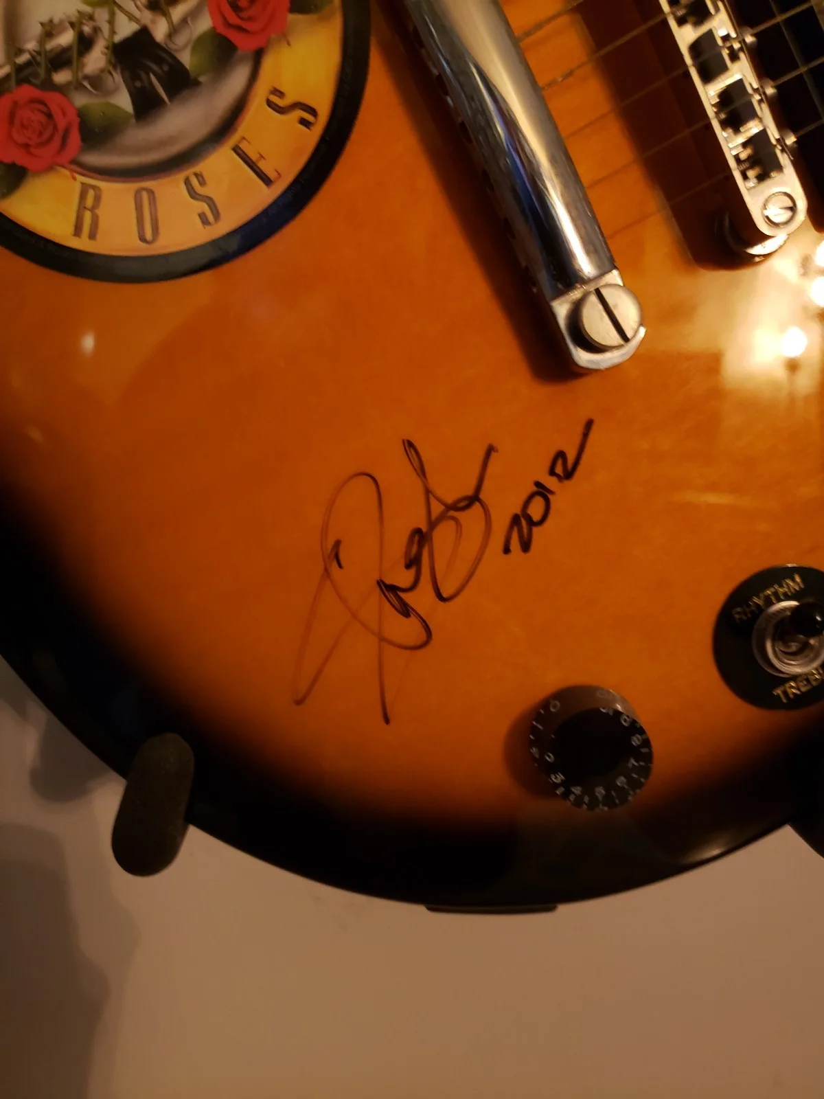 (JSA LOA) SIGNED “SLASH” OF GUNS N’ ROSES AUTOGRAPHED GUITAR, image 3